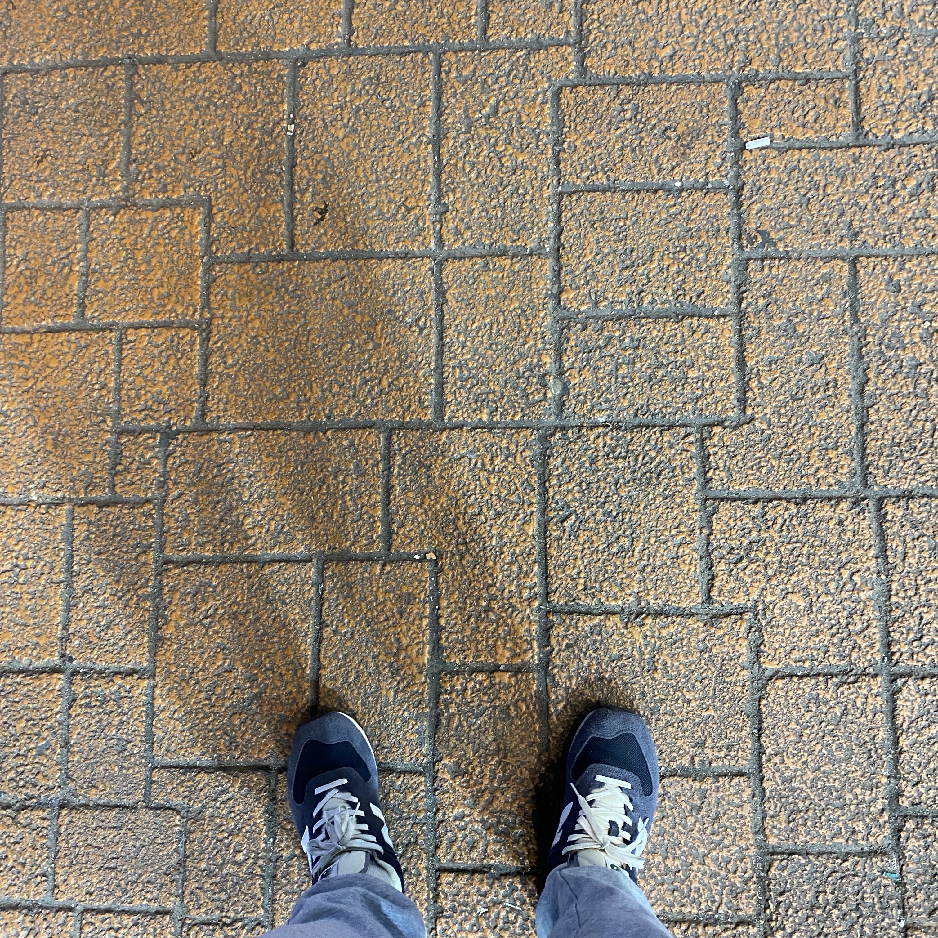 New Balance 574 Heritage Navy 착용 스타일