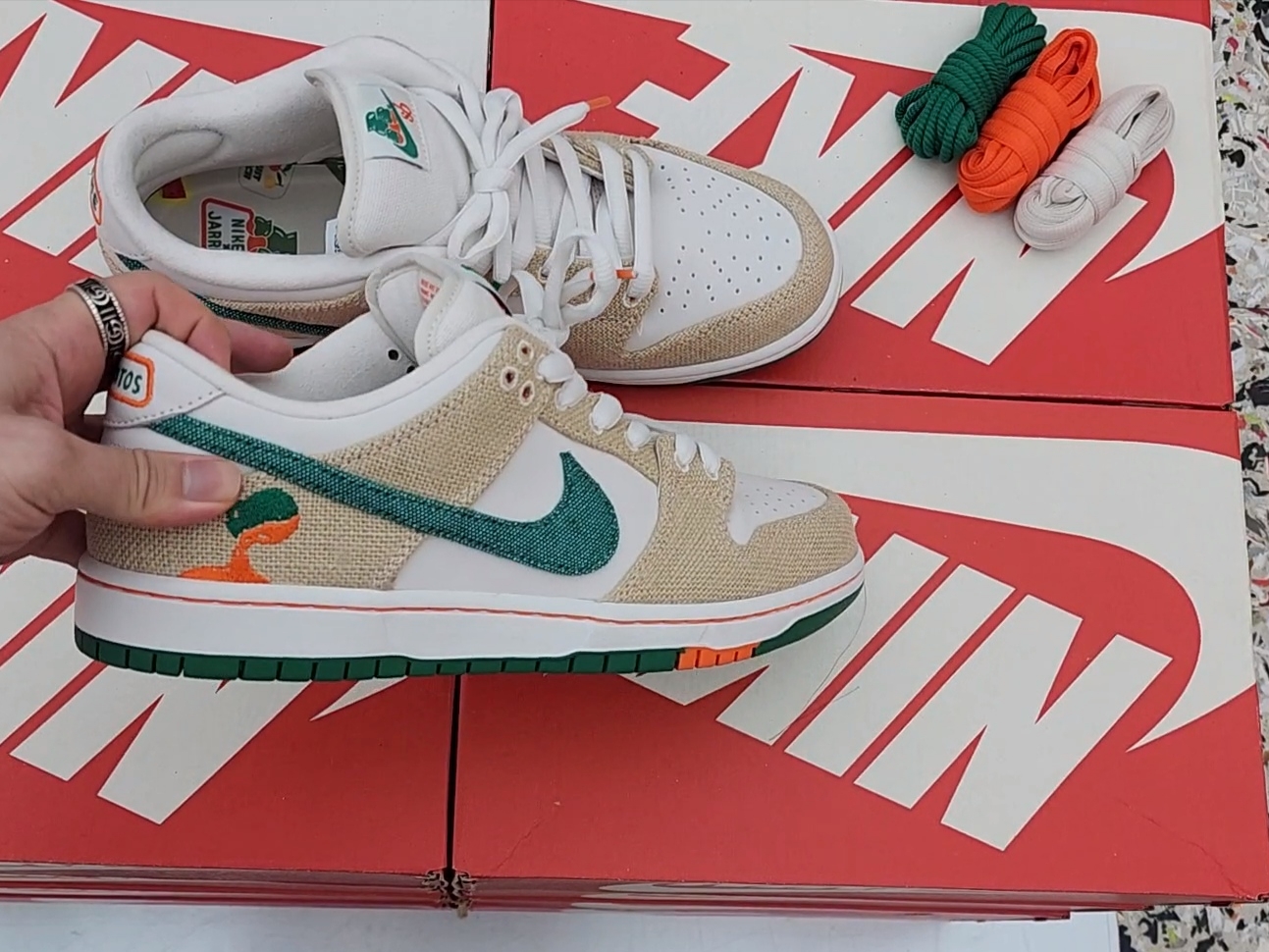 Nike x Jarritos SB Dunk Low Phantom and Malachite 착용 스타일 - 1