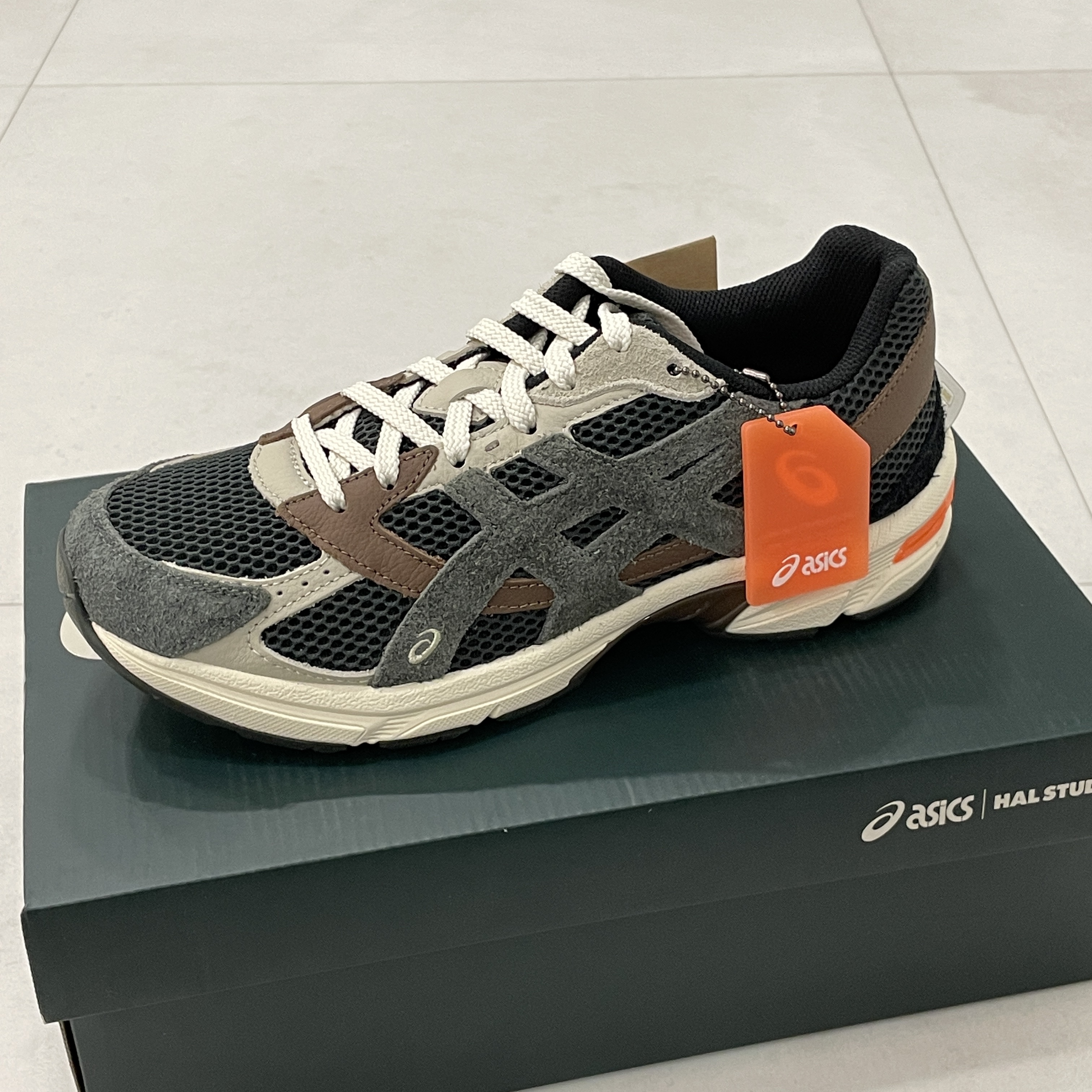 Asics x Hal Studios Gel-1130 MK-II Forest 착용 스타일