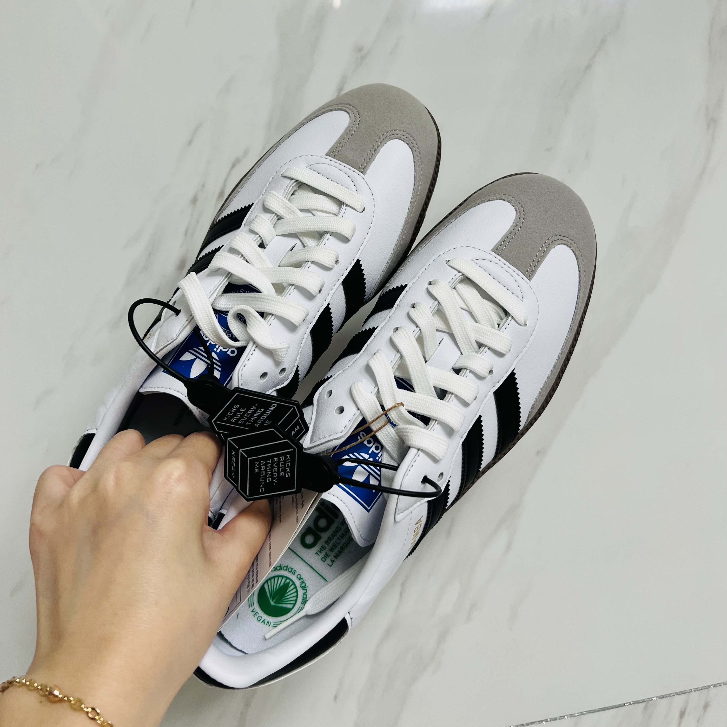Adidas Samba Vegan White Black 착용 스타일 - 3