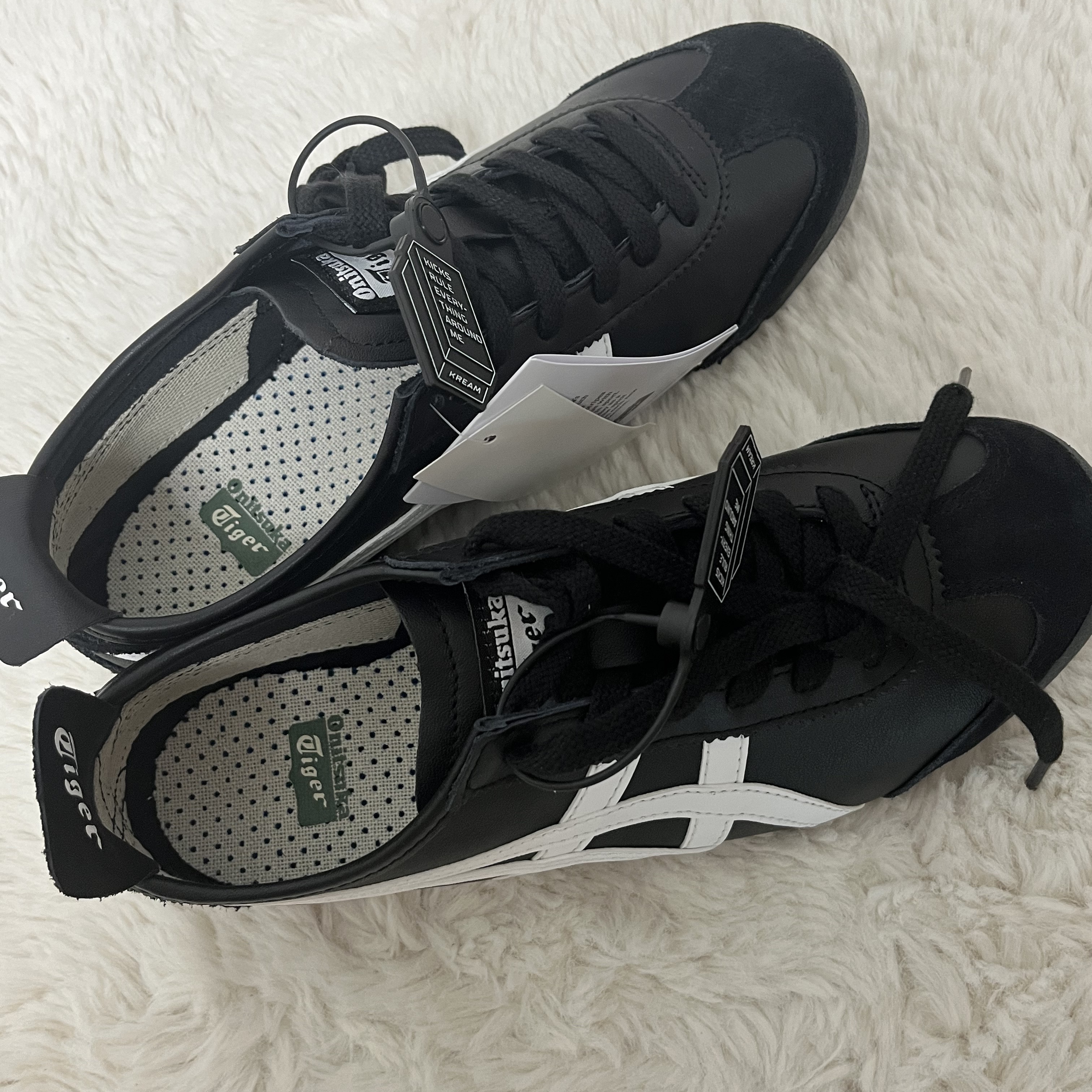 Onitsuka Tiger Mexico 66 Black White 착용 스타일