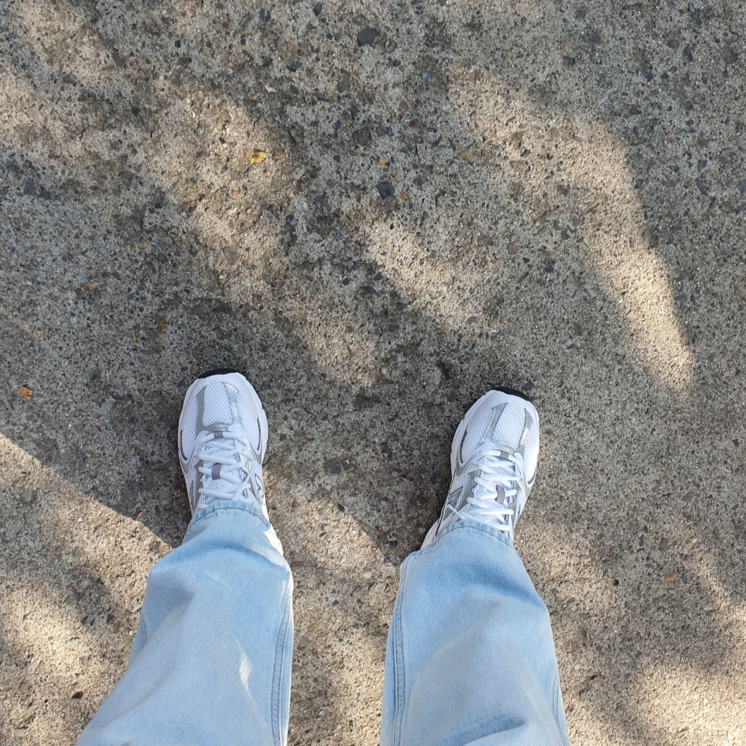 New Balance 530 White Silver 착용 스타일