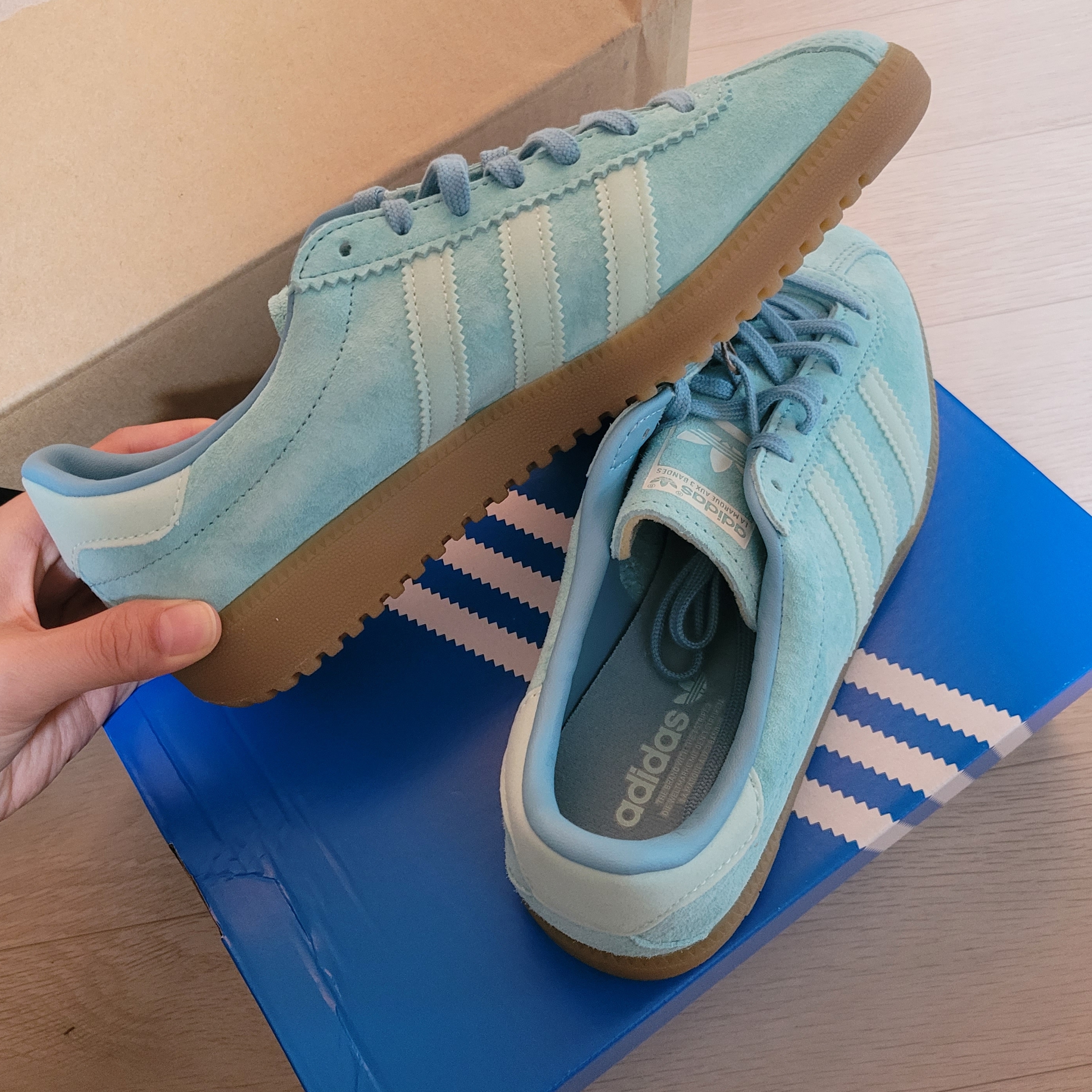 Adidas Bermuda Easy Mint 착용 스타일