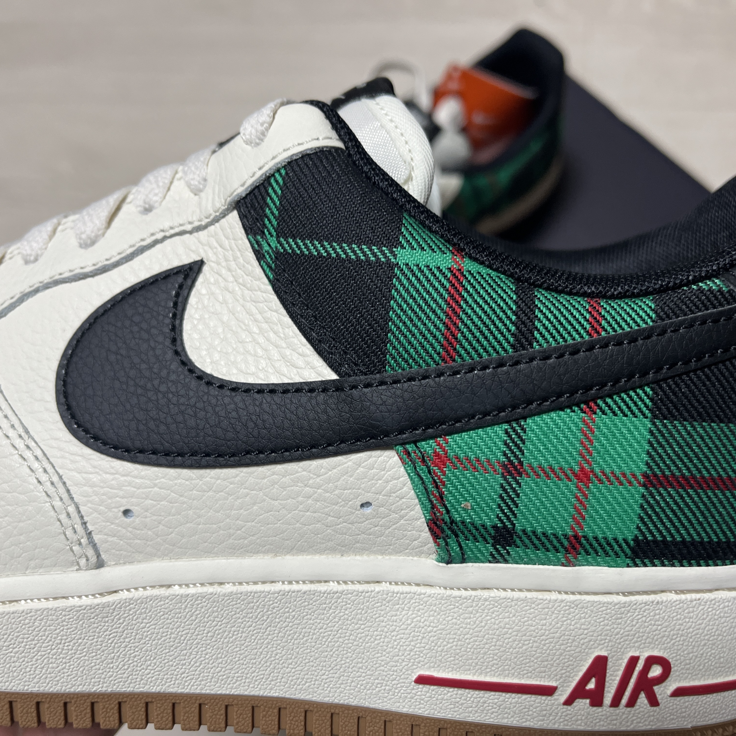 Nike Air Force 1 '07 LX Pale Ivory 착용 스타일 - 2