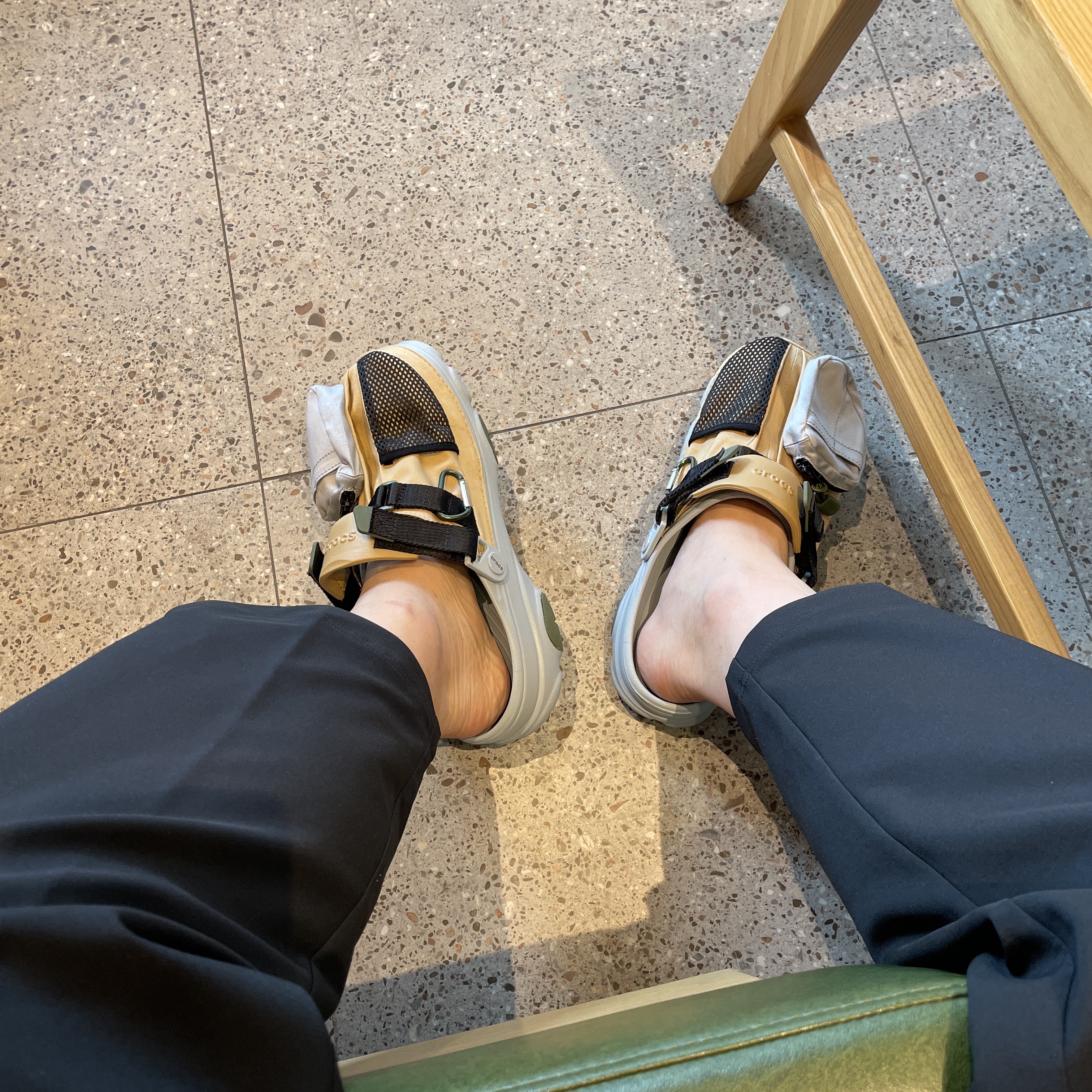 Crocs x Beams Classic All Terrain Mountain Parka Clog Beige, Nike x Matthew M Williams NRG 3-In-1 Pants Black 착용 스타일