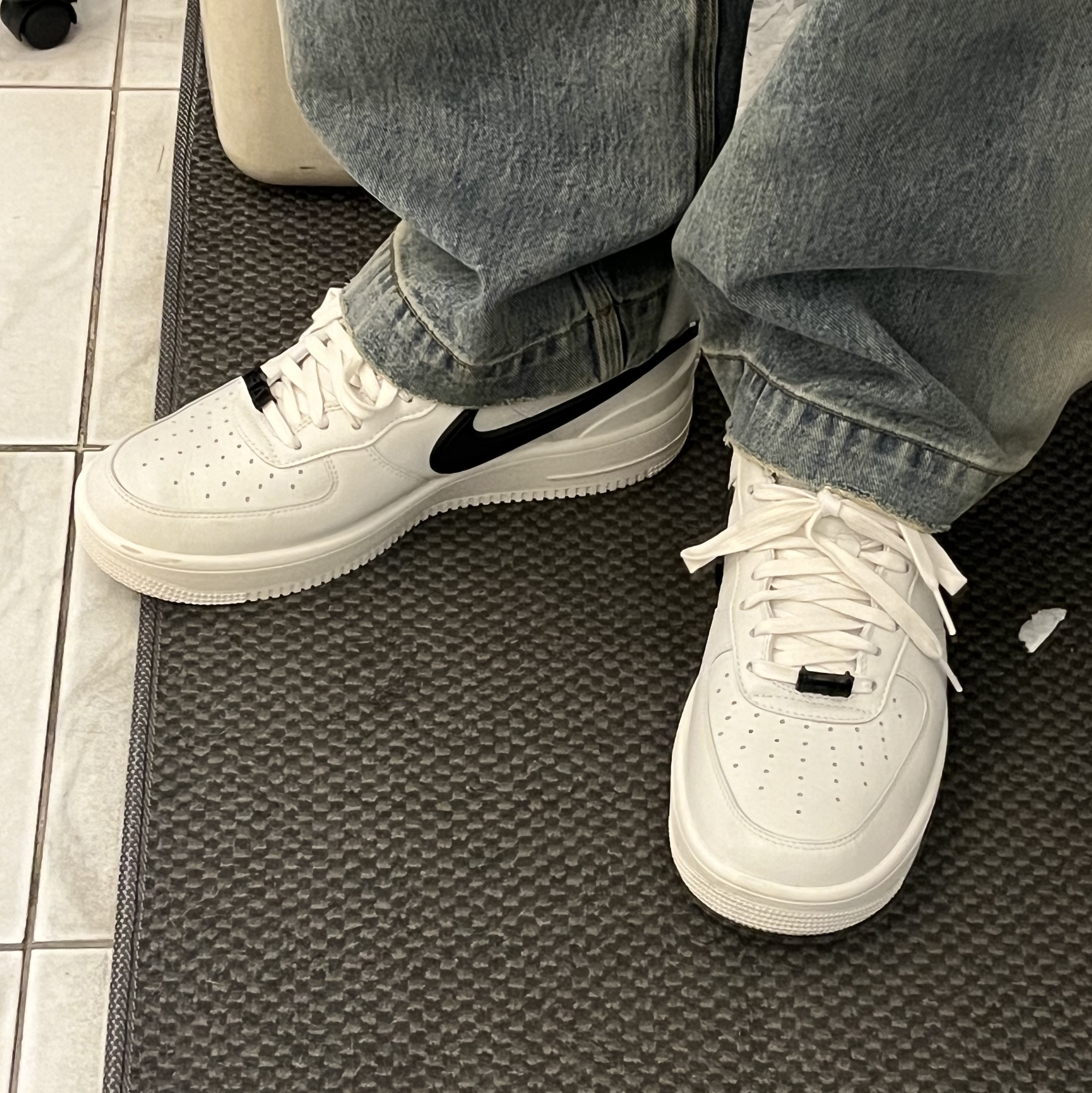 Nike x Ambush Air Force 1 Low SP Phantom 착용 스타일