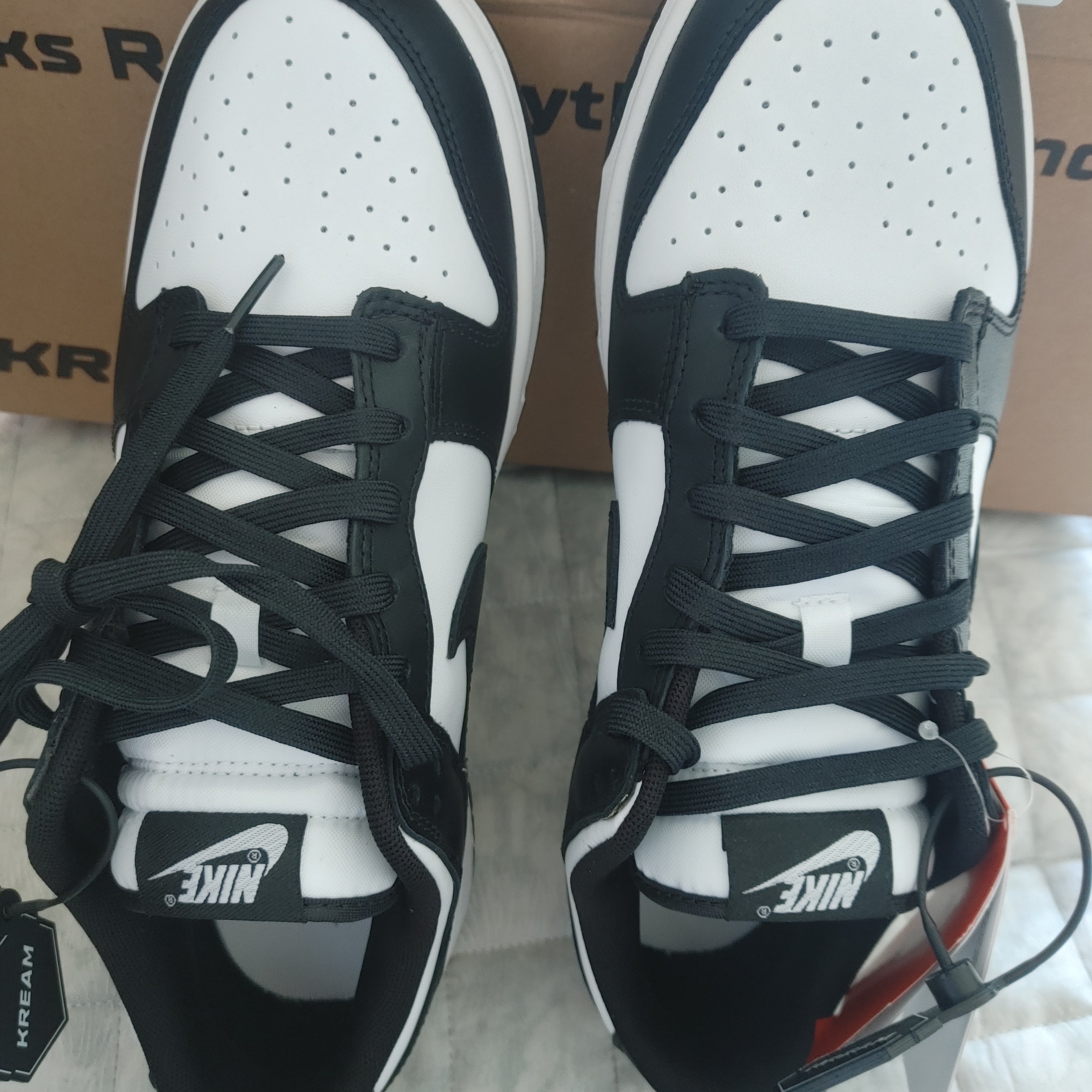 Nike Dunk Low Retro Black 착용 스타일