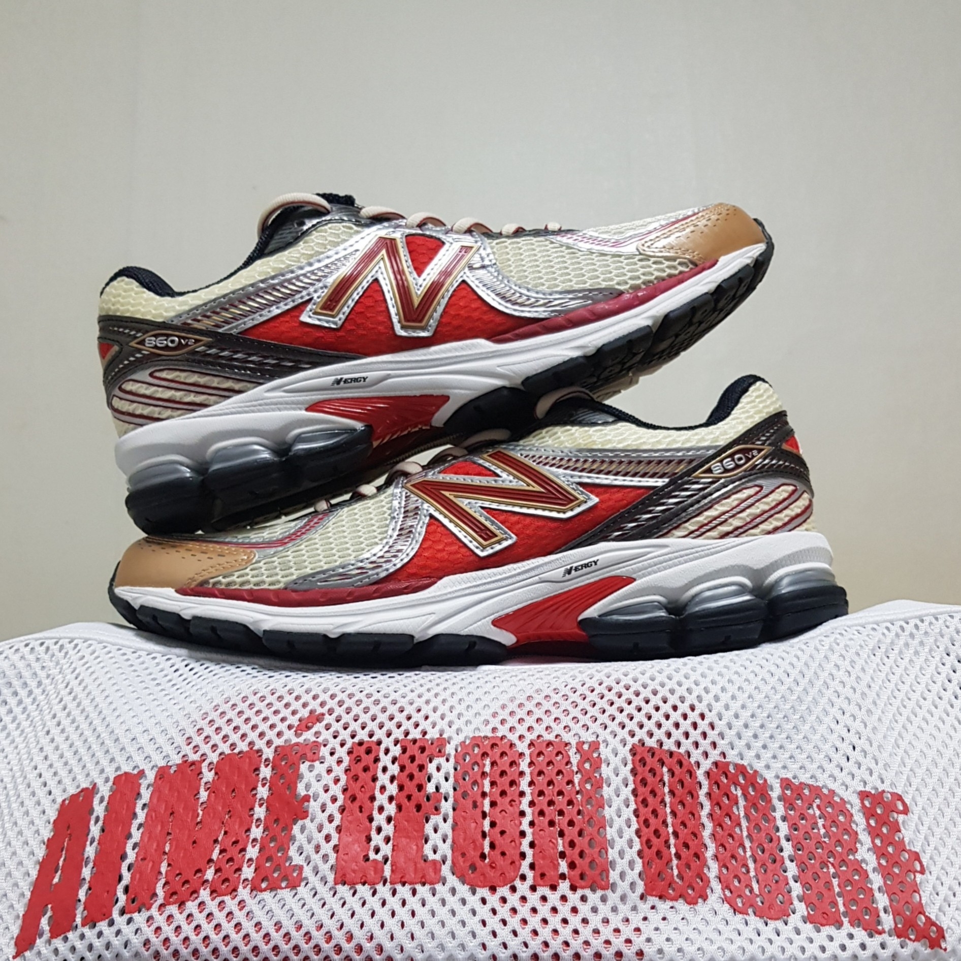 New Balance x Aime Leon Dore 860v2 Red 착용 스타일 - 1