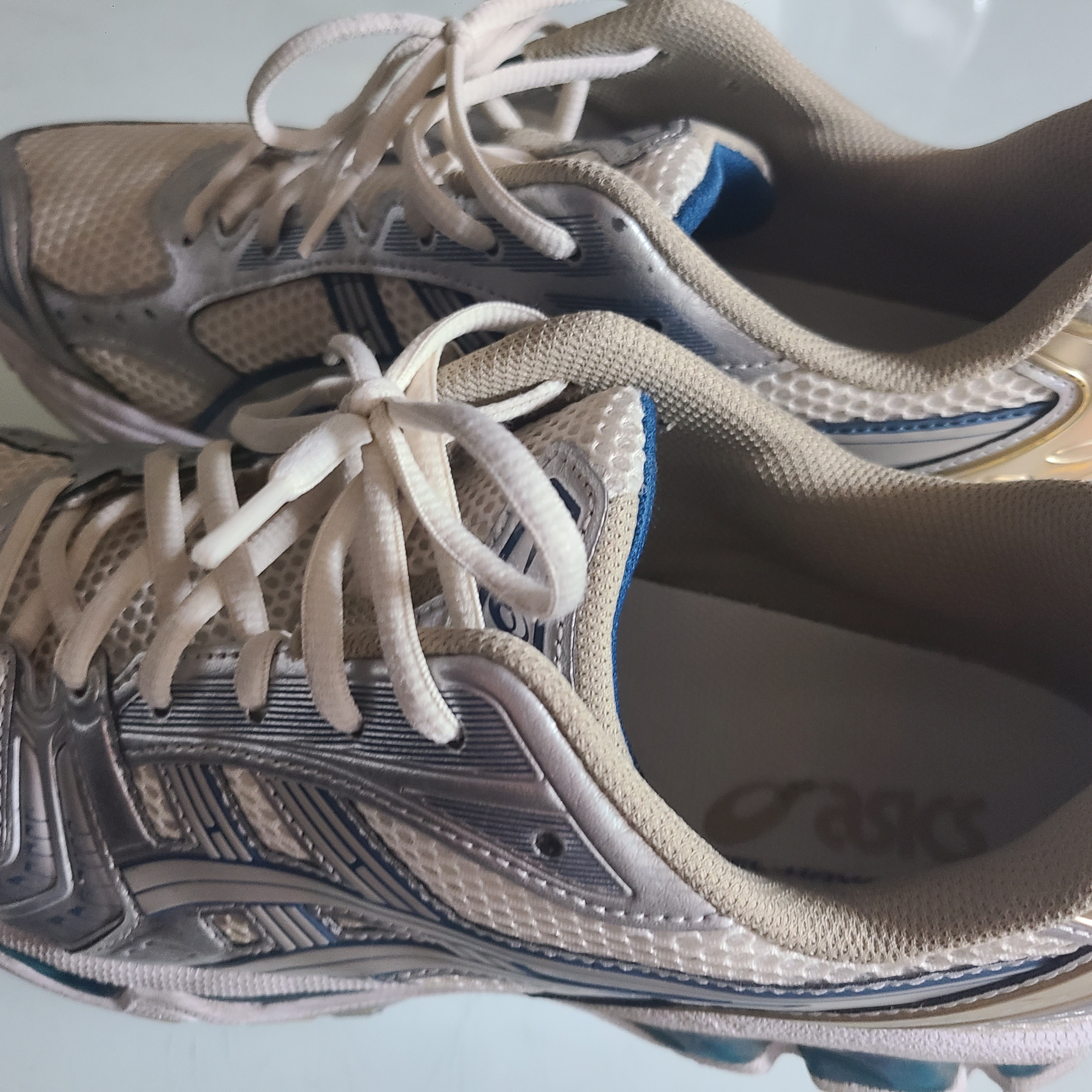 Asics Gel-Kayano 14 Cream Pure Silver 착용 스타일