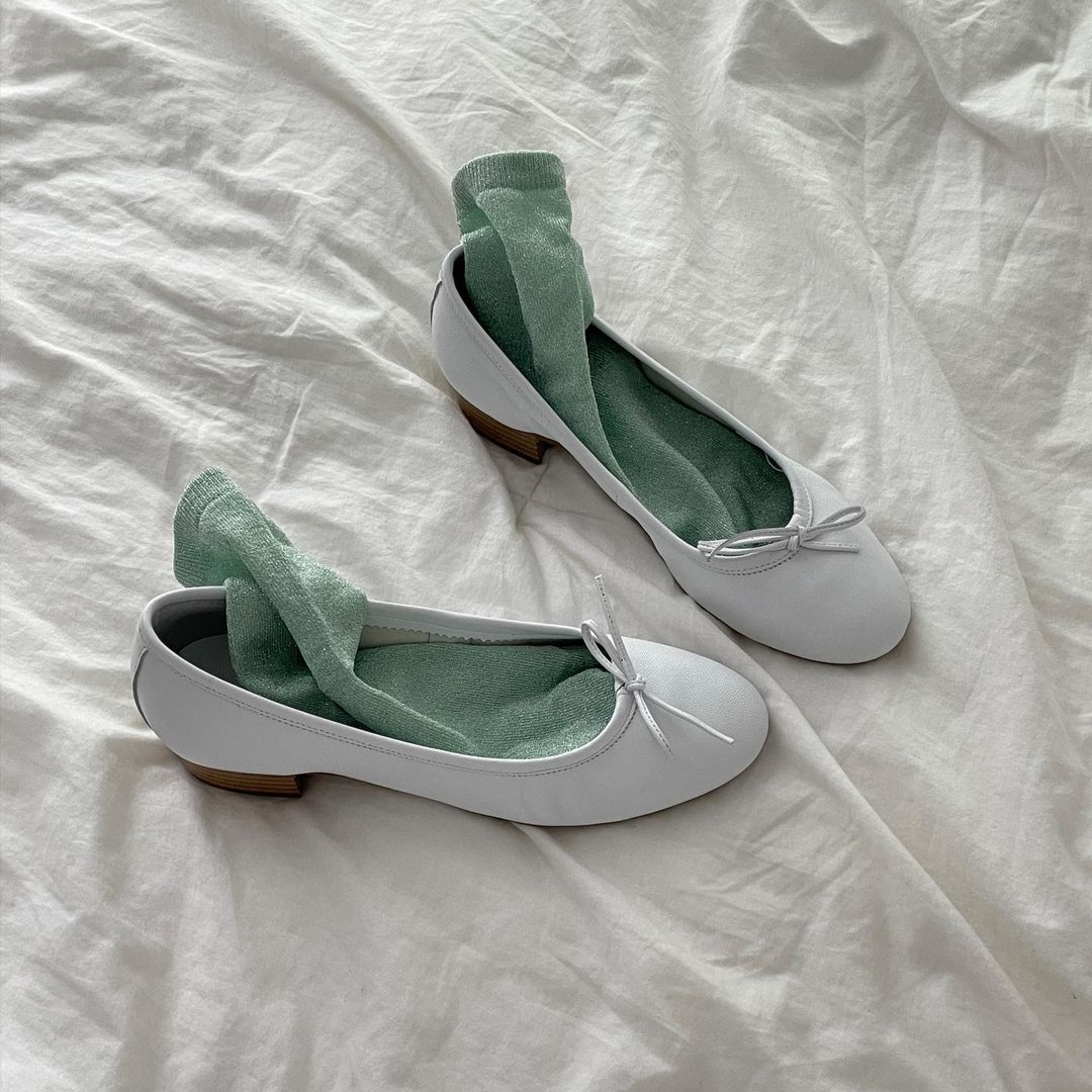 Reqins Women Carmen Blanc Cuir 착용 스타일