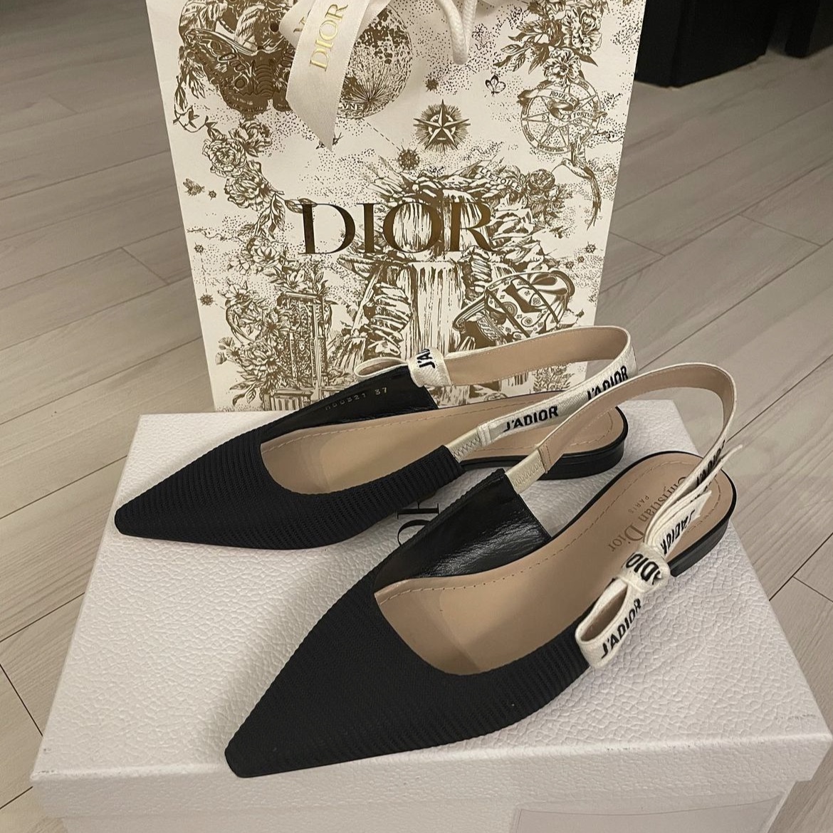 (W) Dior J'adior Slingback Ballerina Flat Technical Fabric Black 착용 스타일