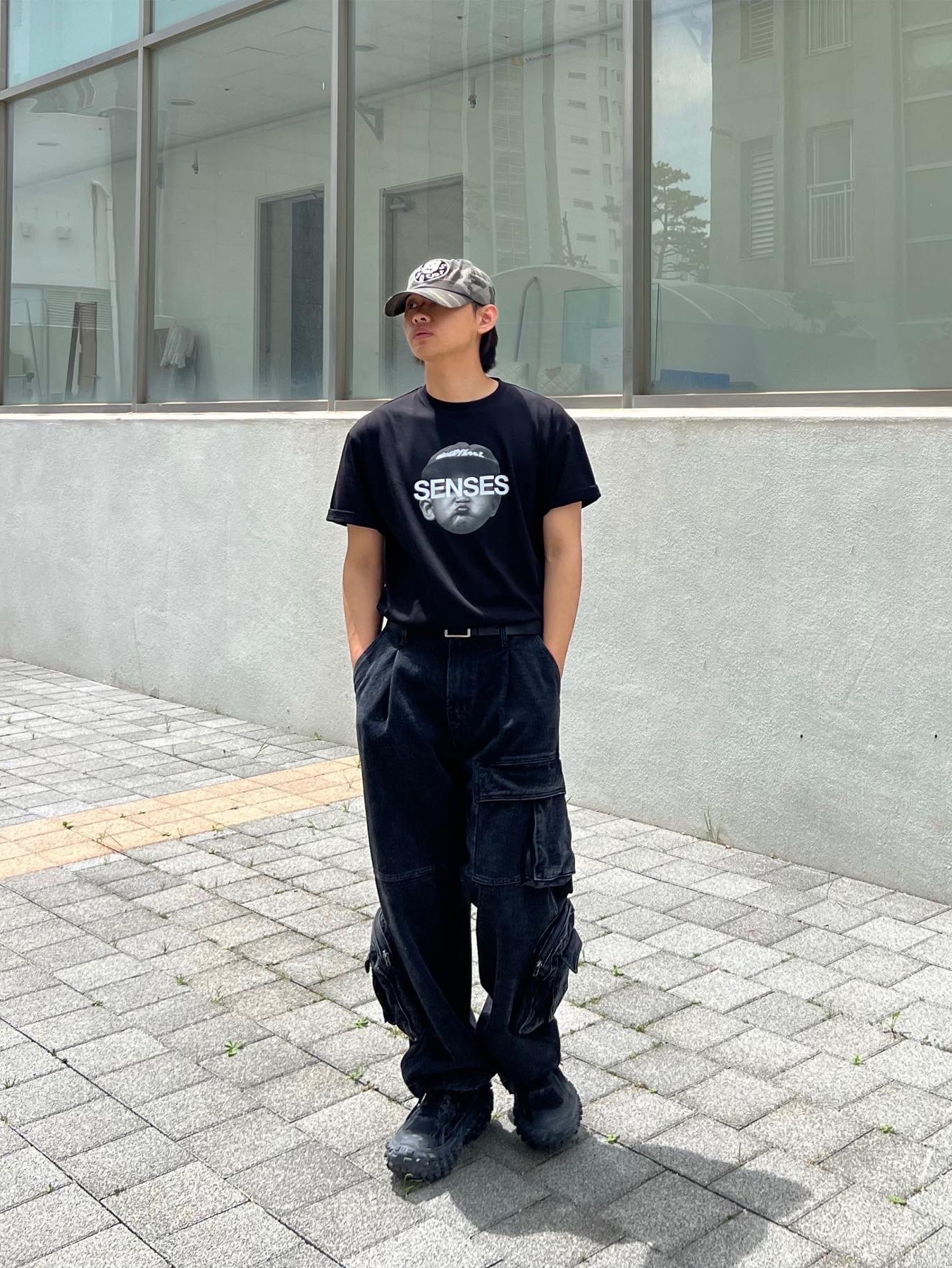 Balenciaga Defender Sneakers Black 착용 스타일 - 3