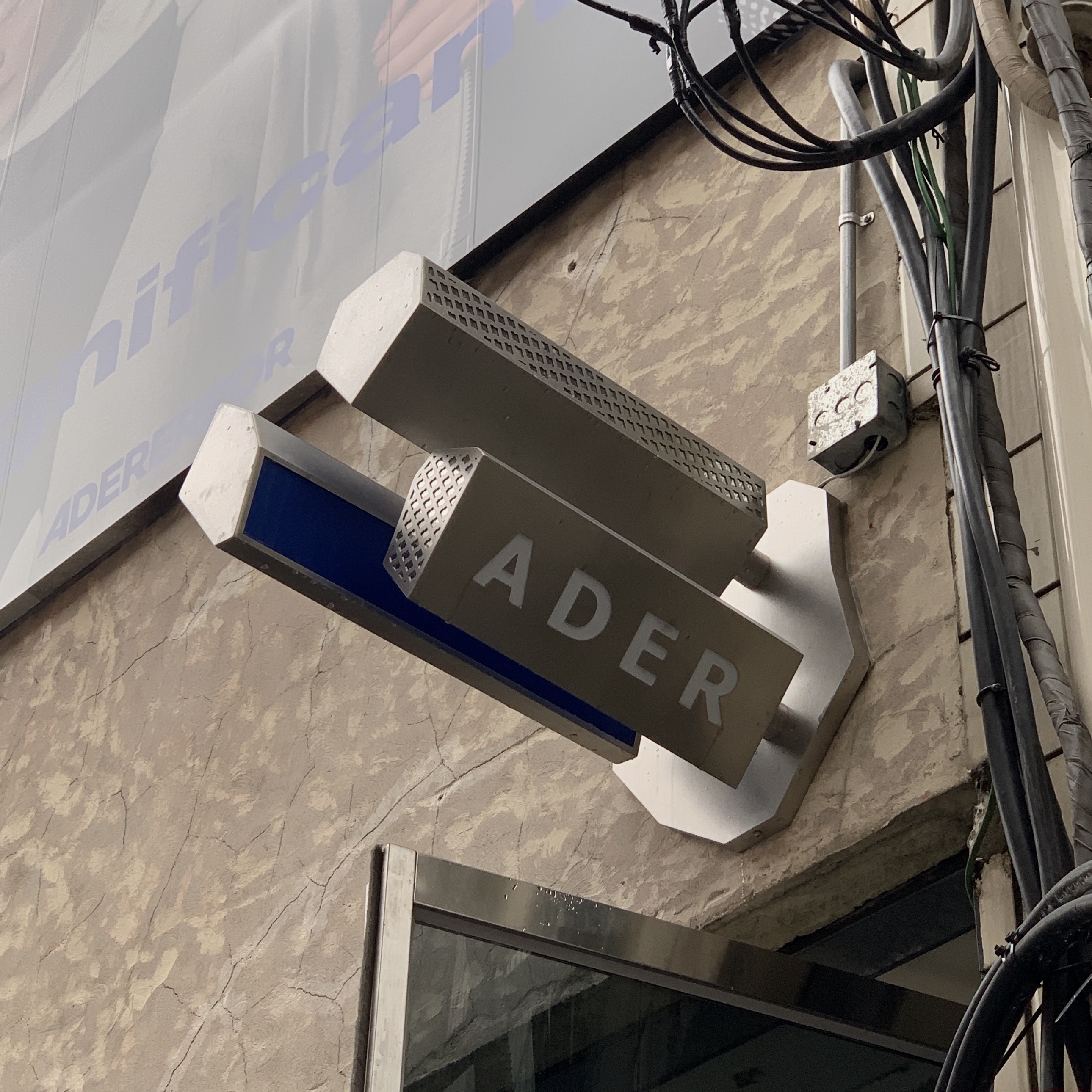 Ader Error Log; Lad Tenit Noir 착용 스타일 - 2