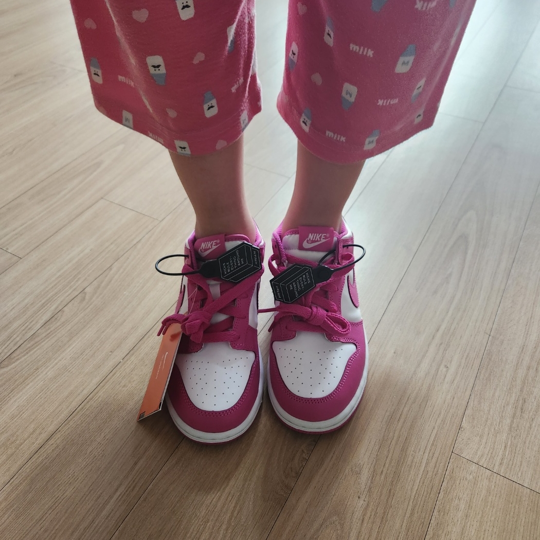 (PS) Nike Dunk Low White Active Fuchsia 착용 스타일