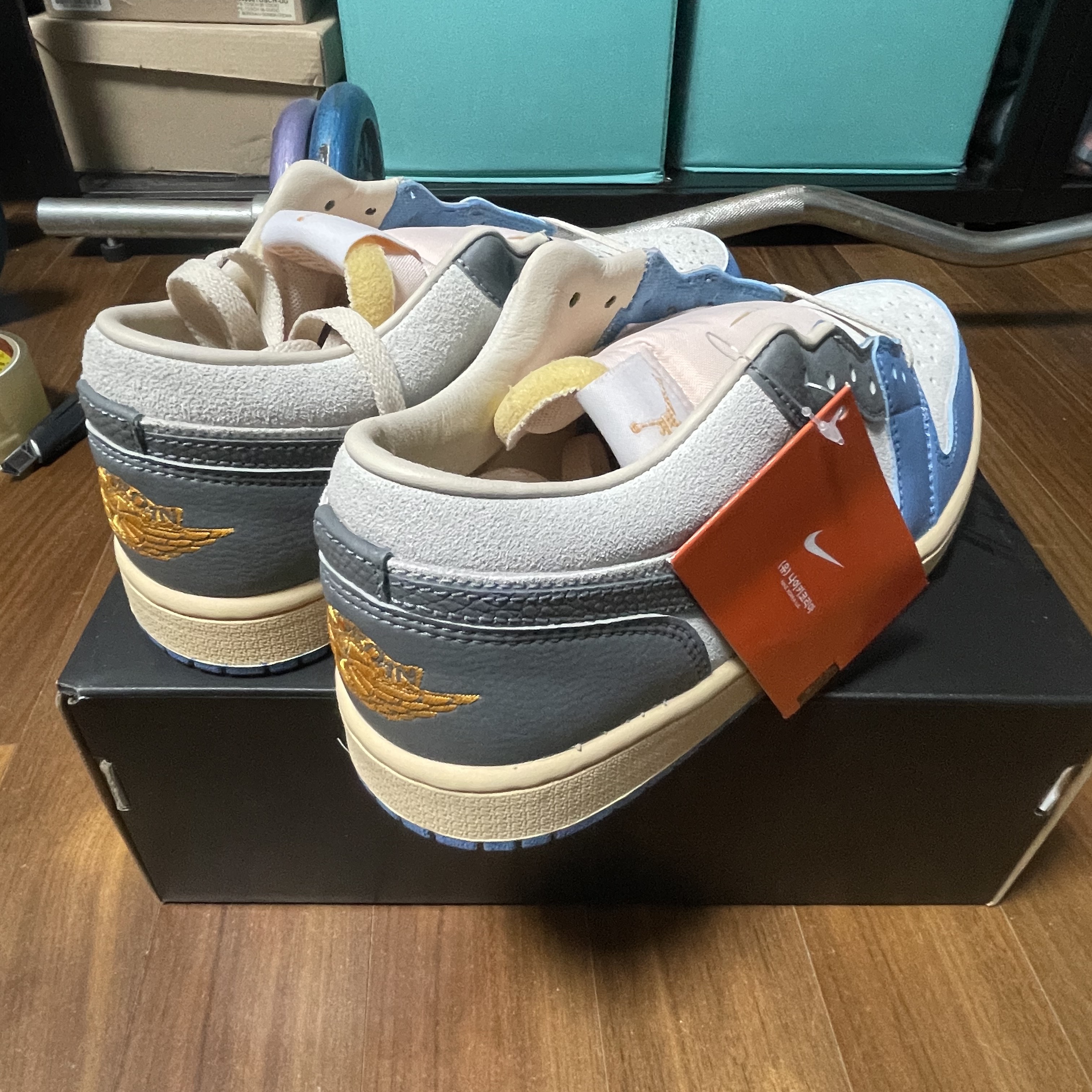 Jordan 1 Low SE Tokyo 96 착용 스타일 - 2