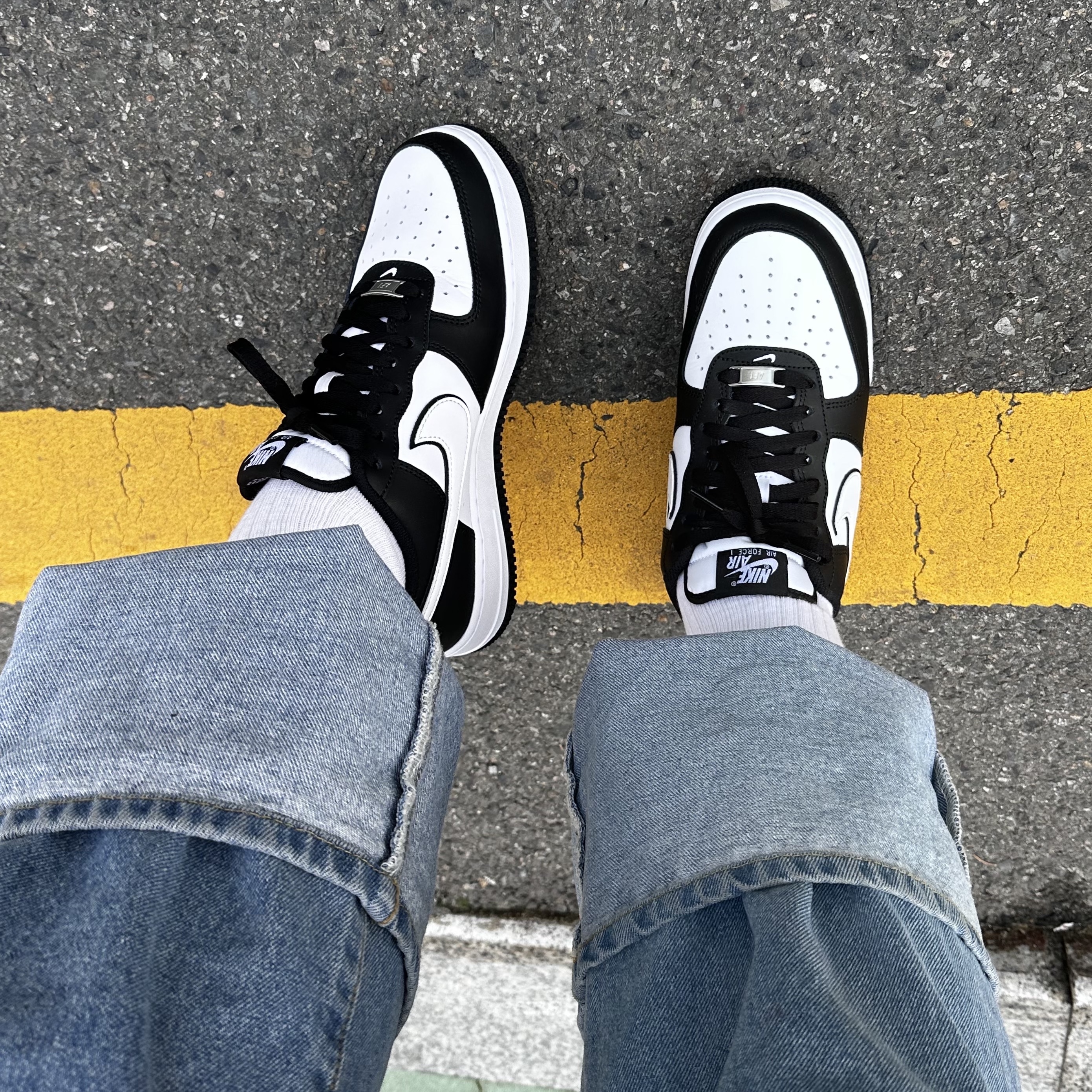 Nike Air Force 1 '07 Black White 착용 스타일