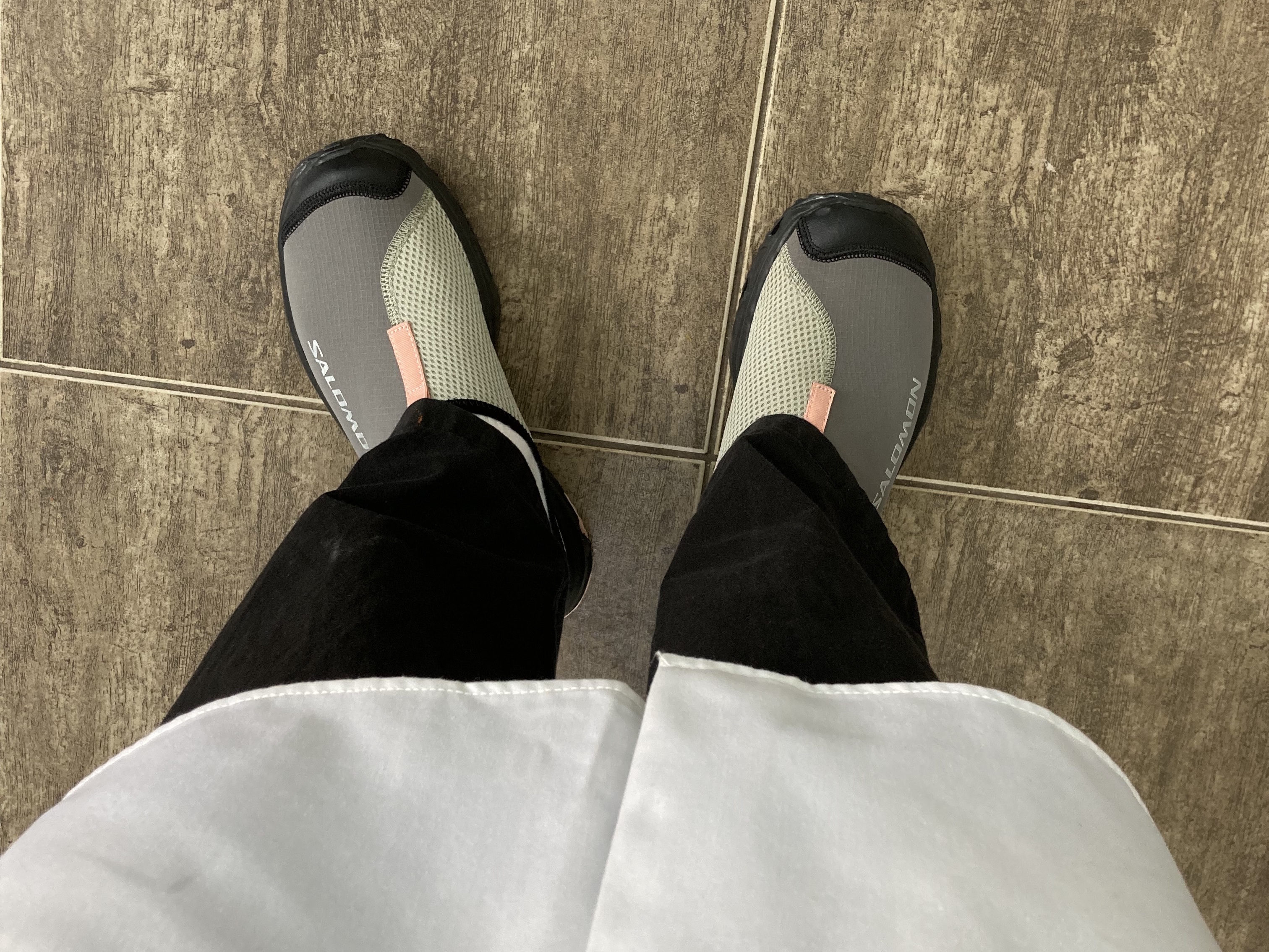 Salomon RX Slide 3.0 Pewter 착용 스타일