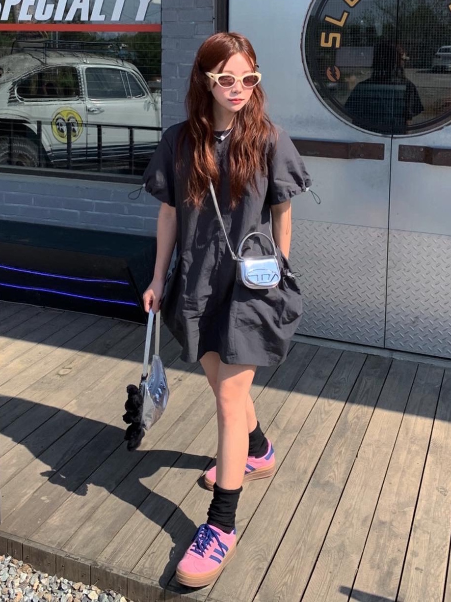 Open Yy Black Rabbit Keychain Black, Diesel 1DR Mini Bag in Mirrored Leather Silver 착용 스타일