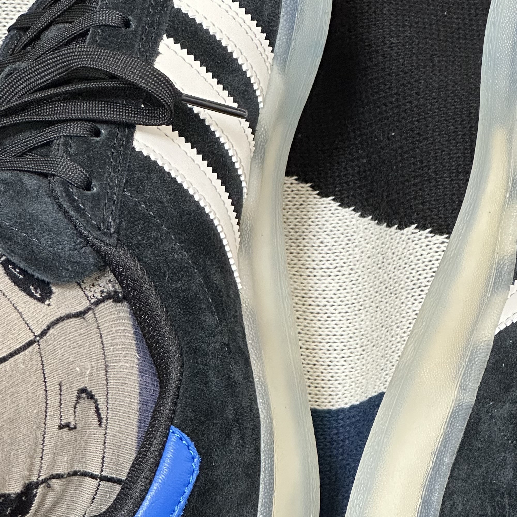 Adidas x Maxallure Skateboards Campus ADV Core Black Cloud White 착용 스타일 - 3
