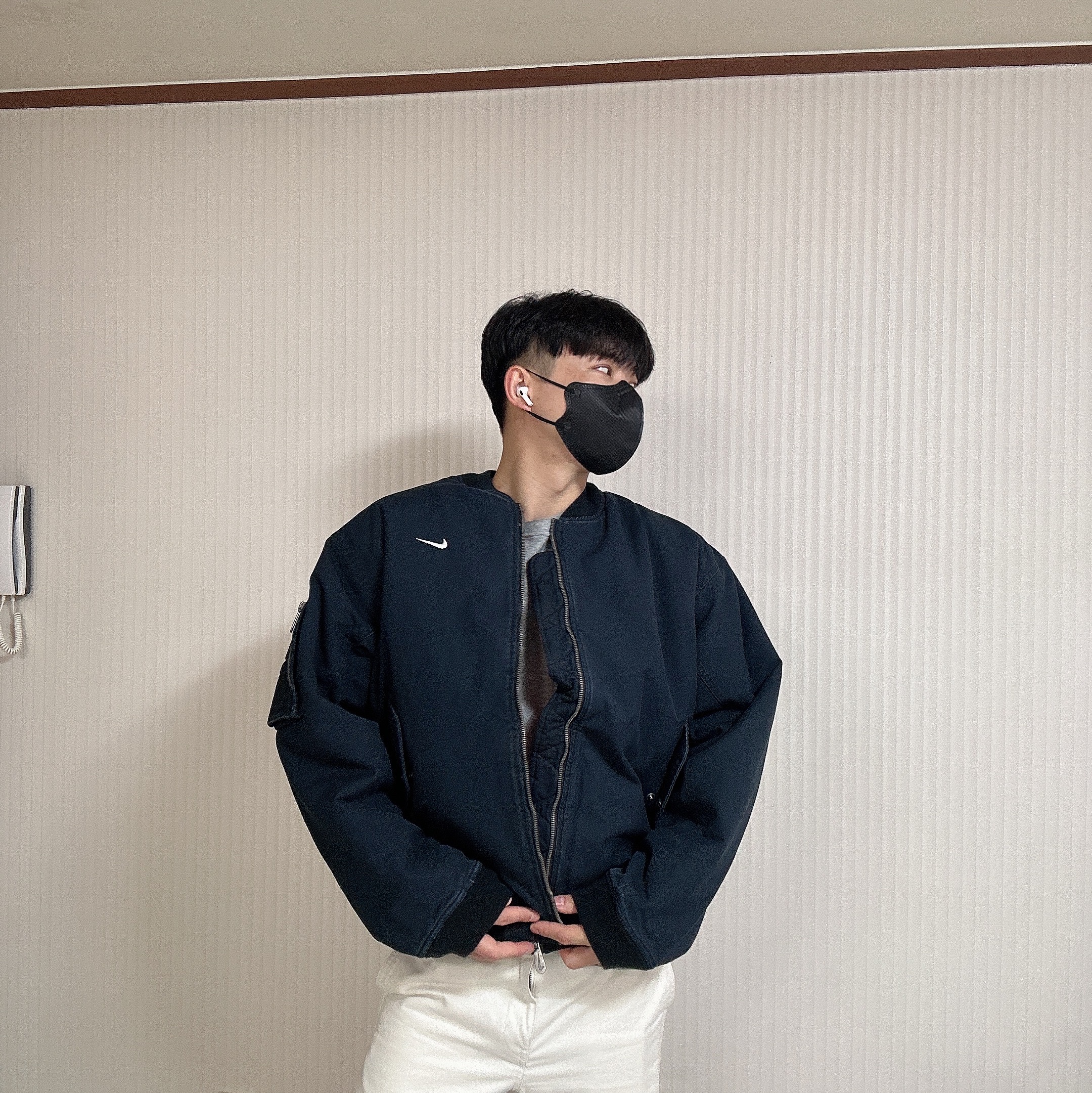 Nike NRG Solo Swoosh Satin Bomber Jacket Black - Asia 착용 스타일 - 3