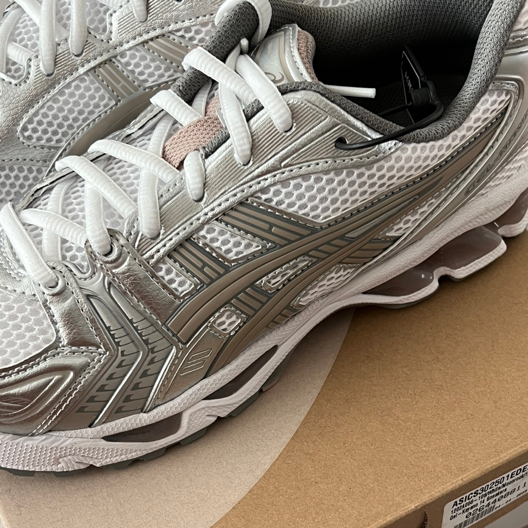 (W) Asics Gel-Kayano 14 White Moonrock 착용 스타일