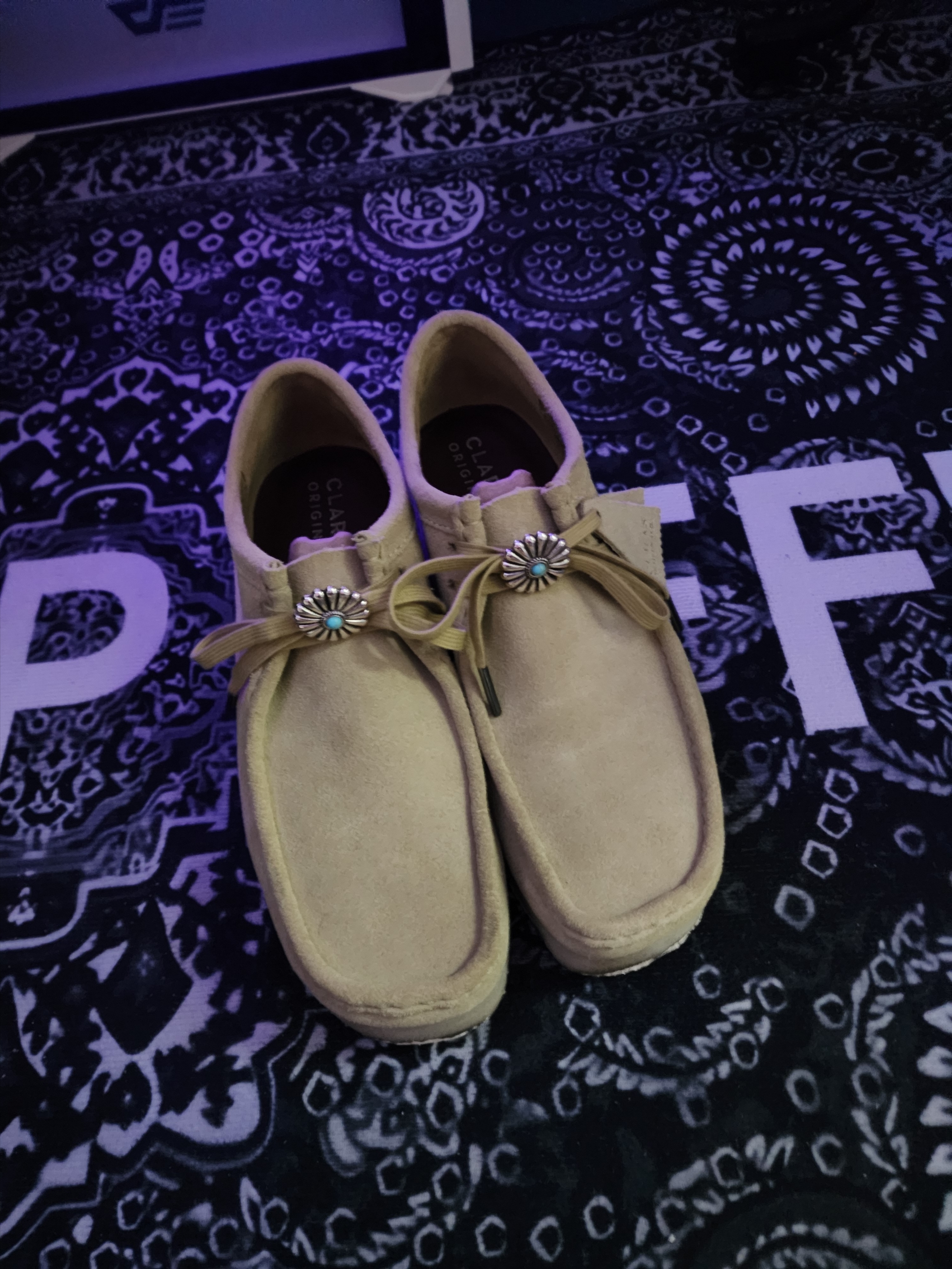 Clarks Wallabee Maple Suede 착용 스타일