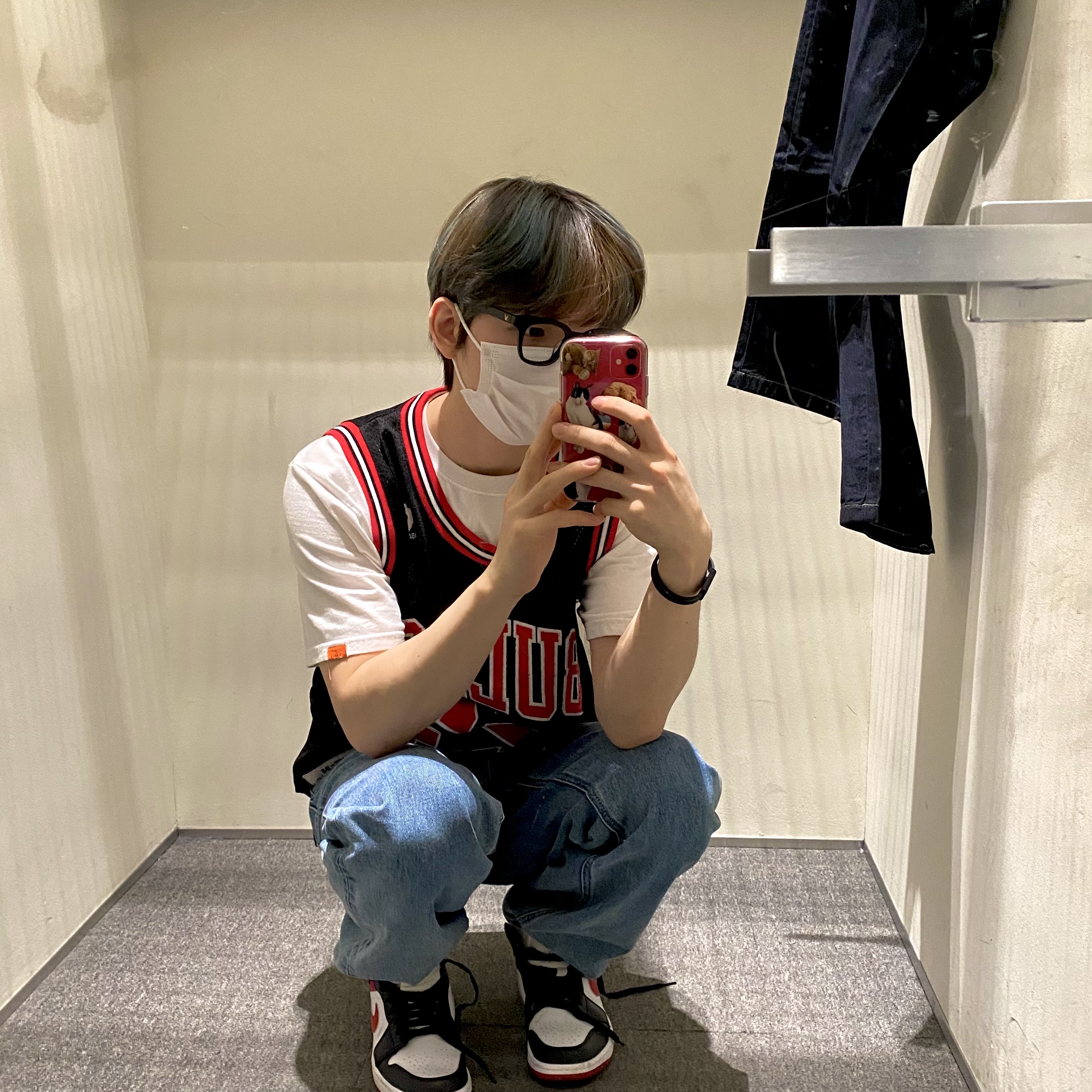 Jordan 1 Mid Gym Red Black White 착용 스타일
