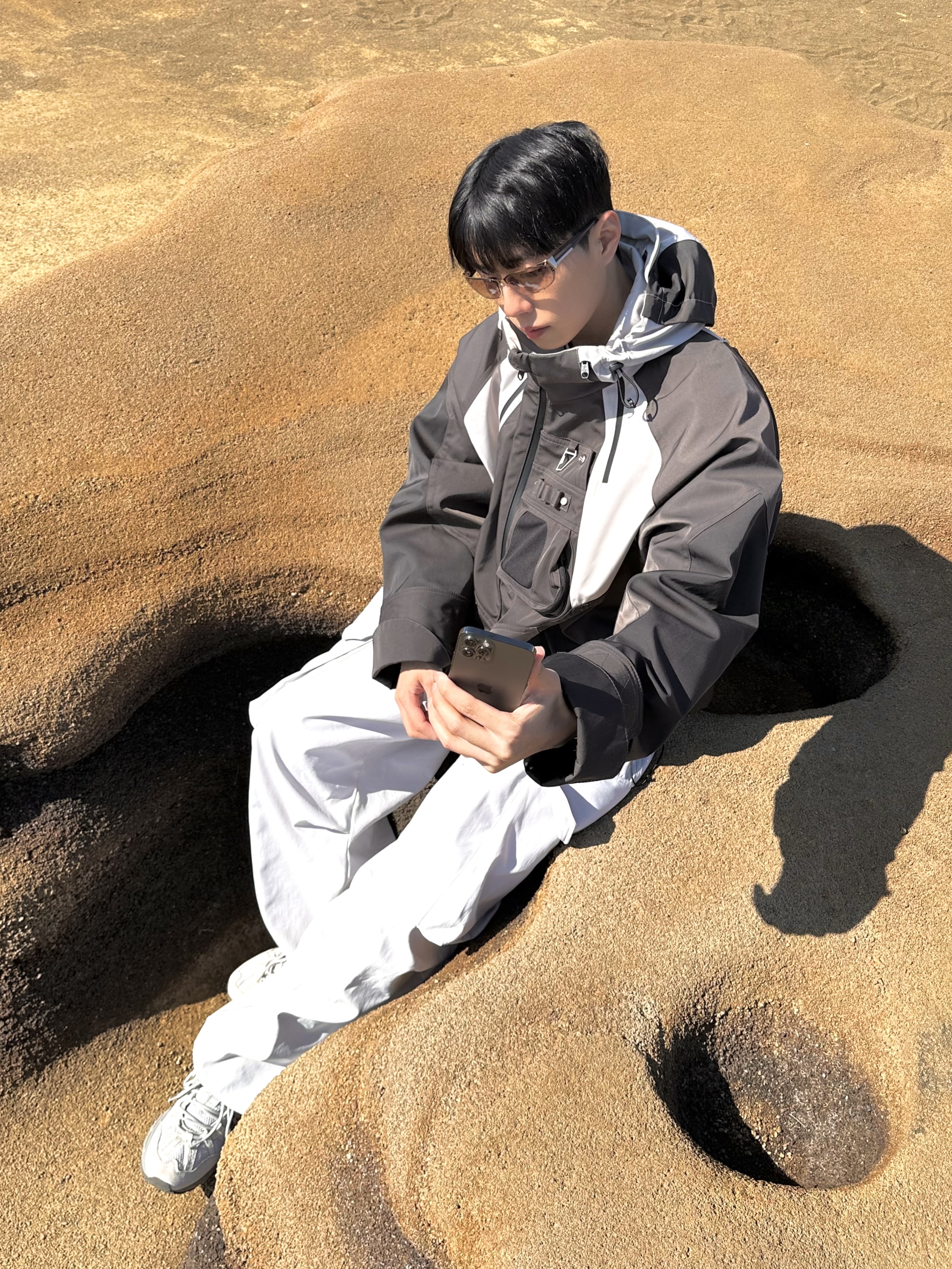 Undermycar Kame Multi Zip Turtle Shell Parka Driftwood - 22FW, Asics Gel-Sonoma 15-50 Oyster Grey 착용 스타일 - 1