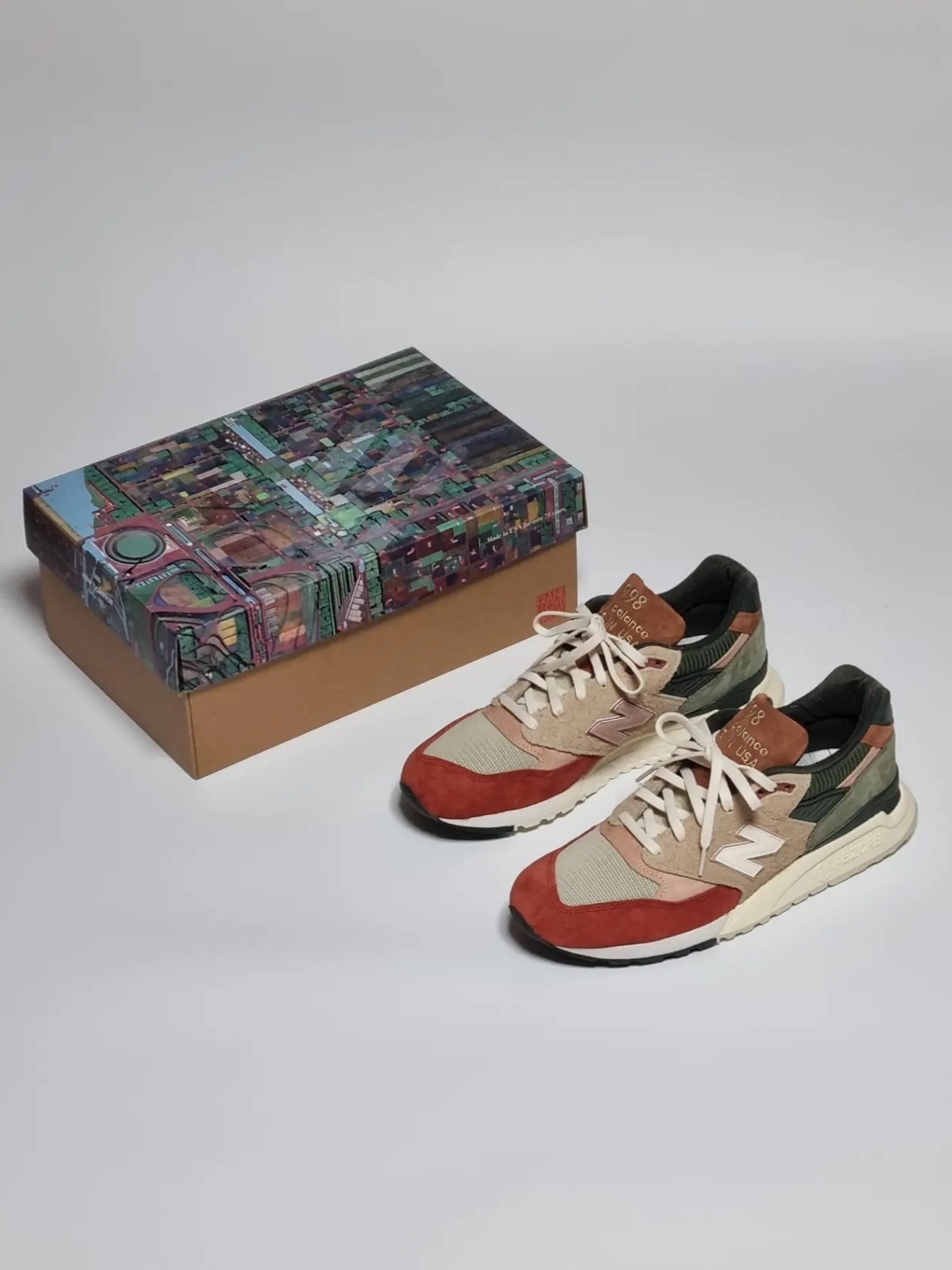 New Balance x Ronnie Fieg x Frank Lloyd 998 Broadacre City Beige 착용 스타일