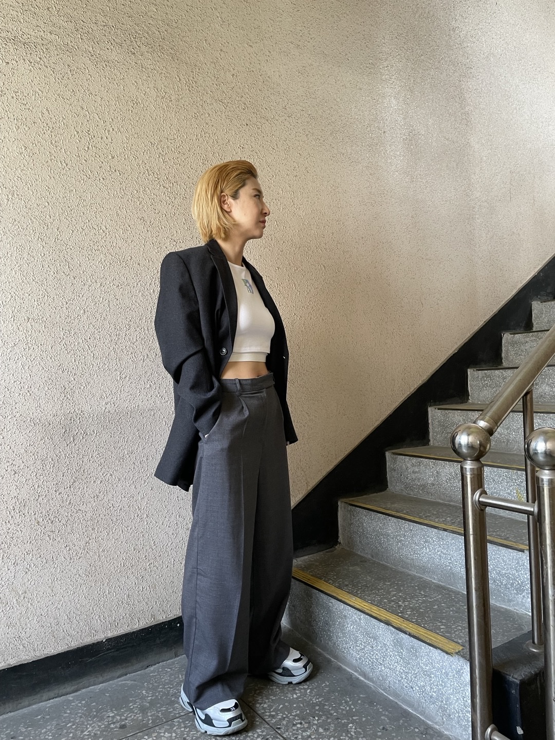 Zara x Ader Error Oversized Wool Blazer Dark Grey 착용 스타일 - 2