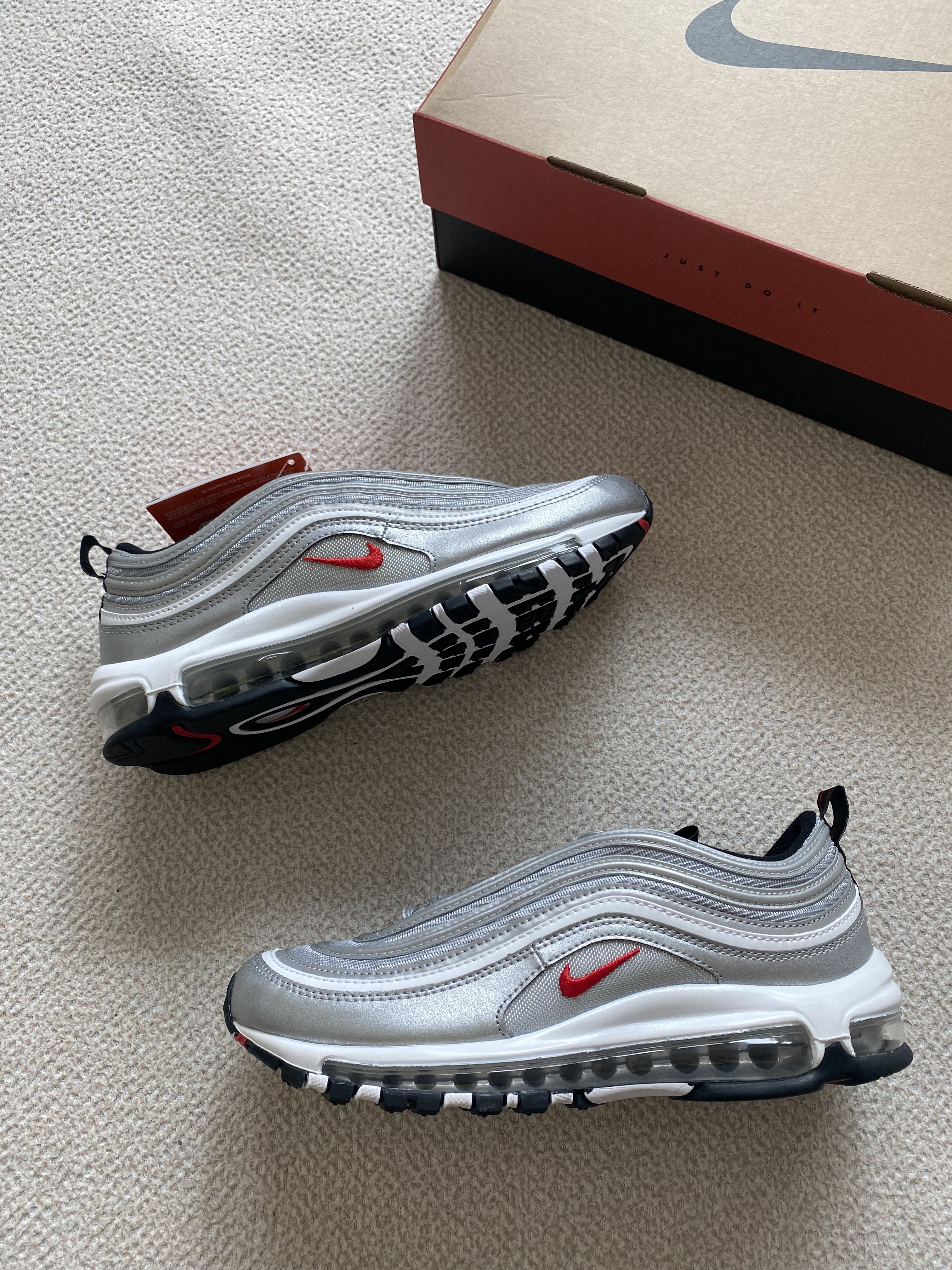 Nike Air Max 97 OG Silver Bullet 2022 착용 스타일