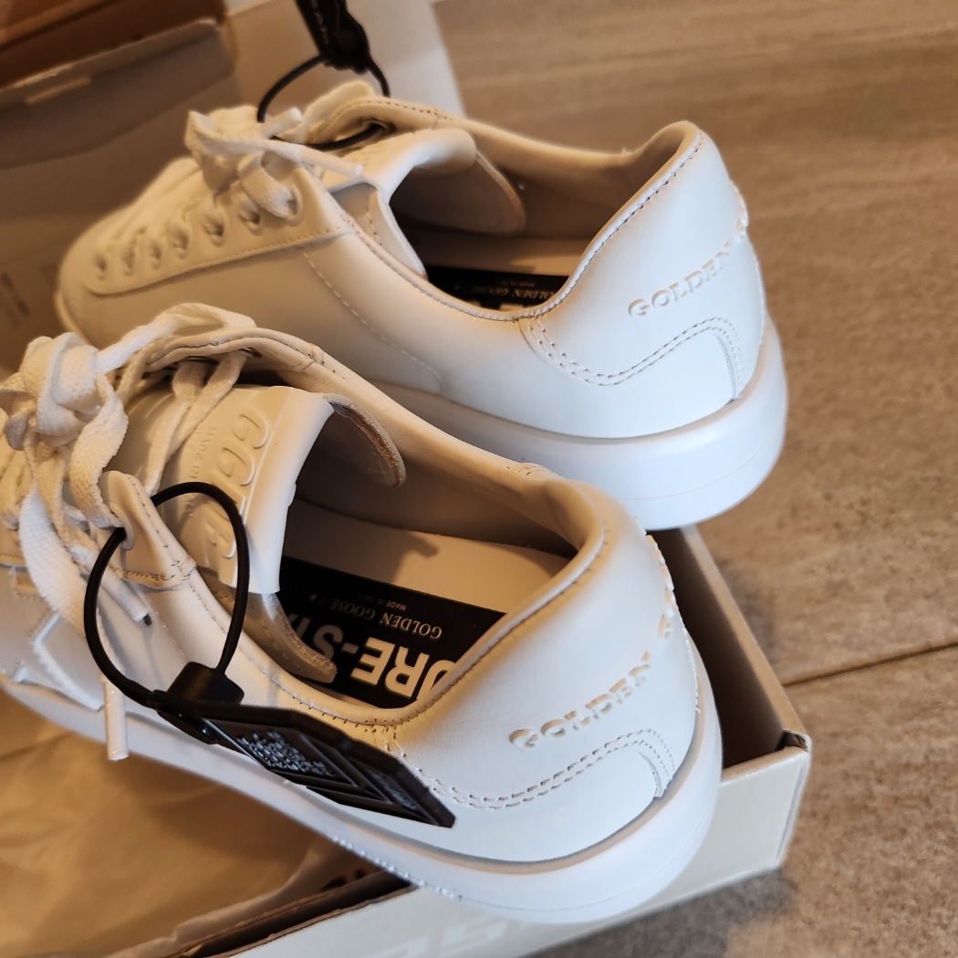 (W) Golden Goose Purestar All-White Sneakers 착용 스타일 - 2