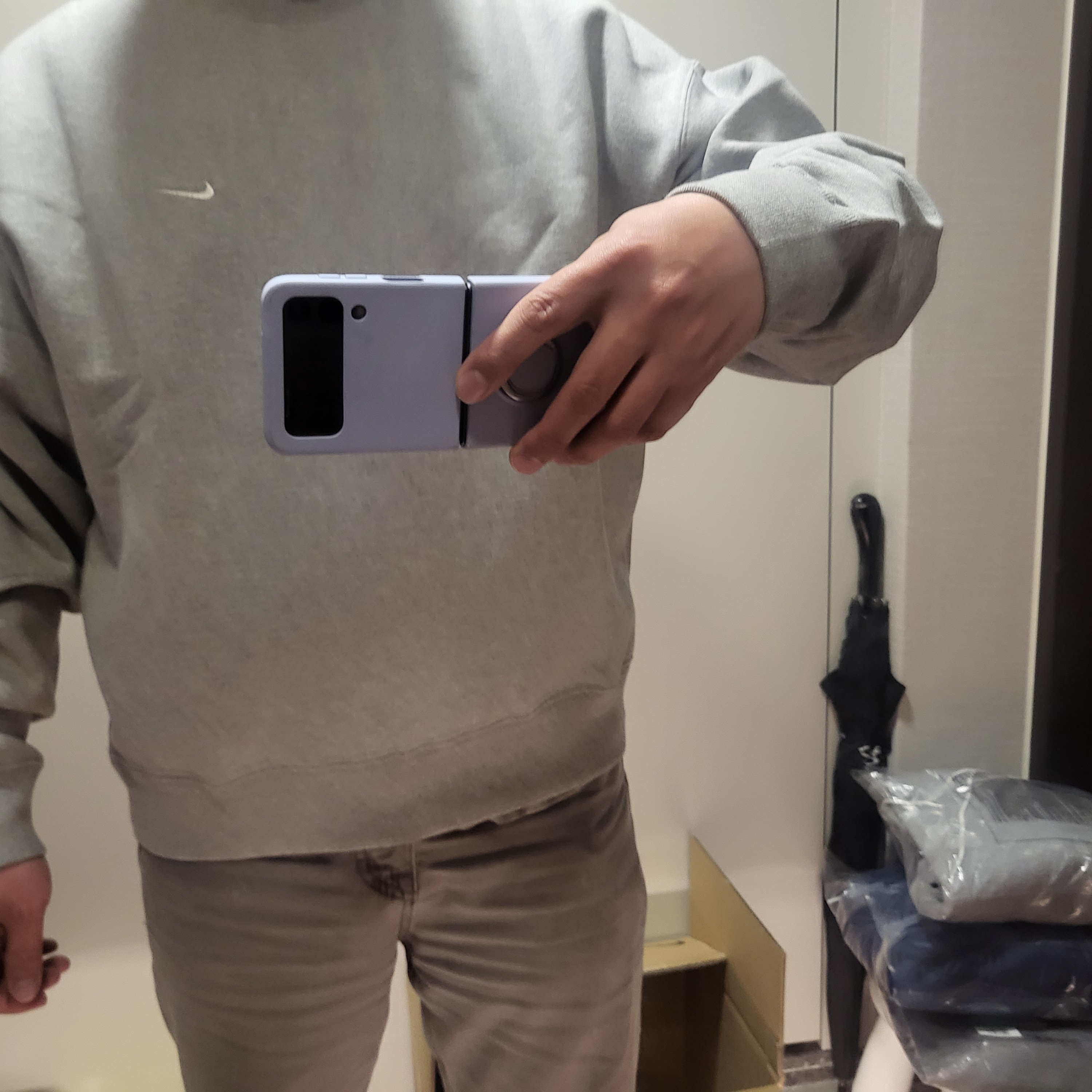 Nike NRG Solo Swoosh Crew Fleece Dark Grey Heather - Asia 착용 스타일 - 2