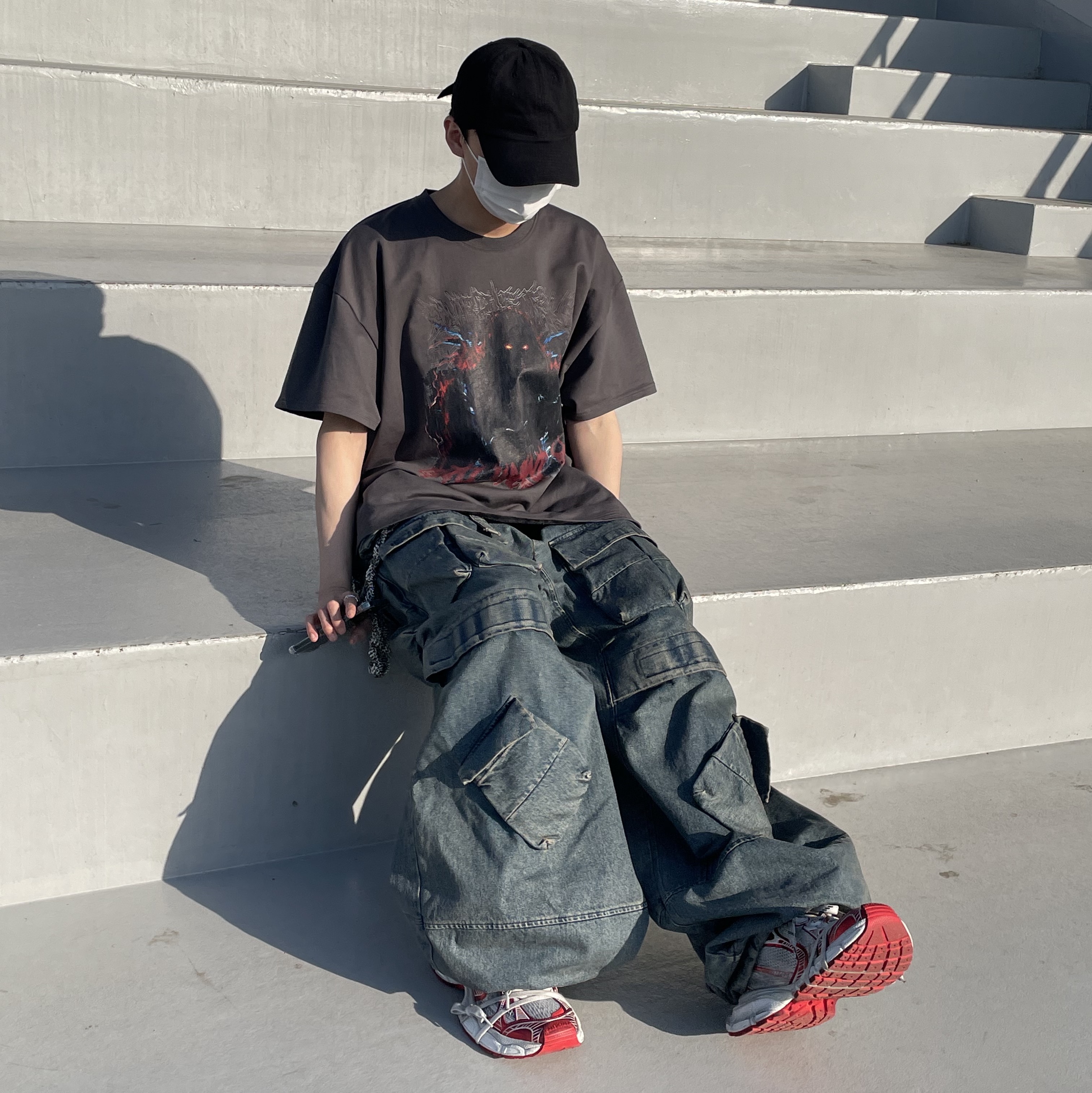 [KREAM 단독] Ourpas 030 Wide Cargo Denim Blue, Balenciaga 3XL Sneakers White Red 착용 스타일