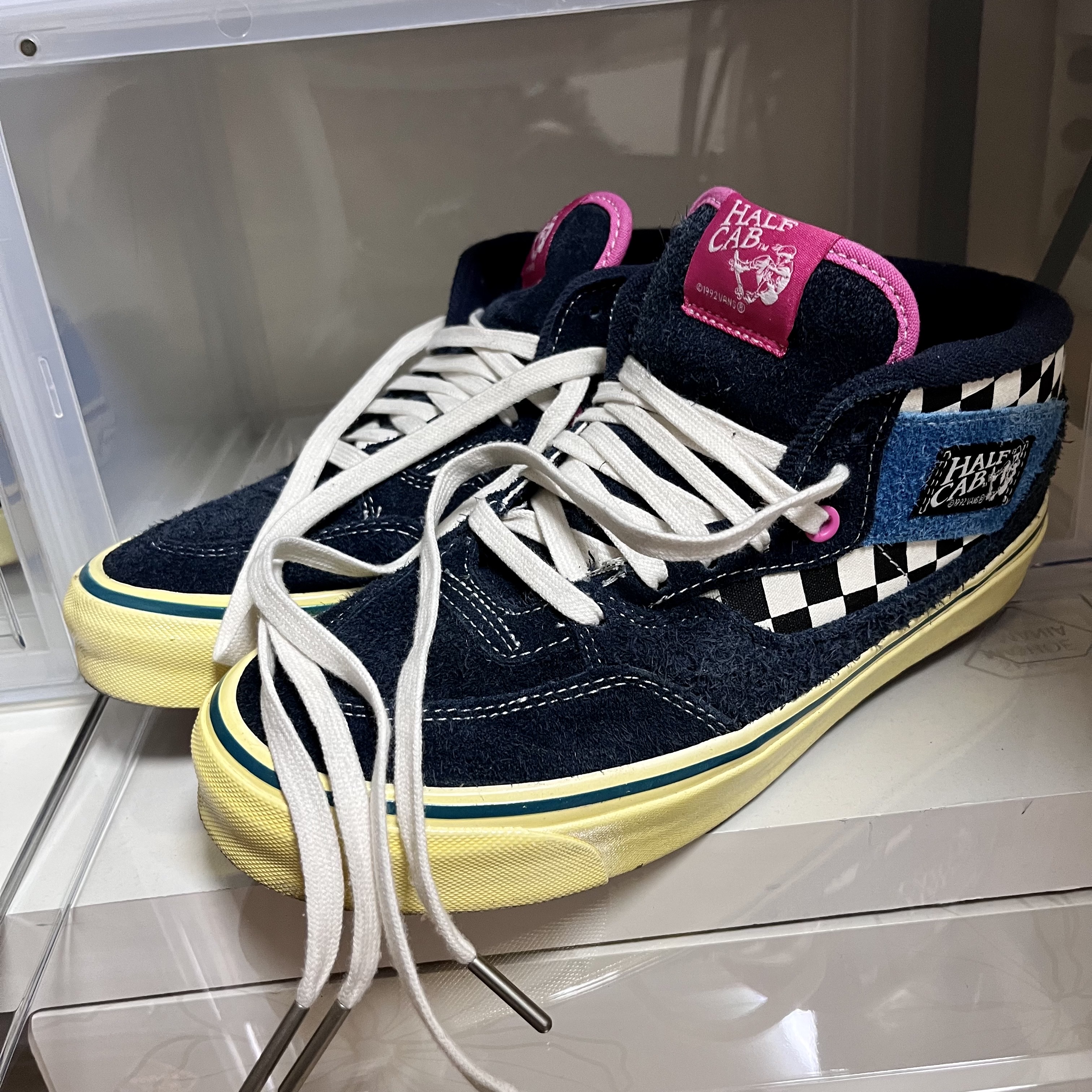 Vans x Liberaiders Half Cab 33 DX Blue, Stussy Beach Roots T-Shirt Black 착용 스타일 - 4