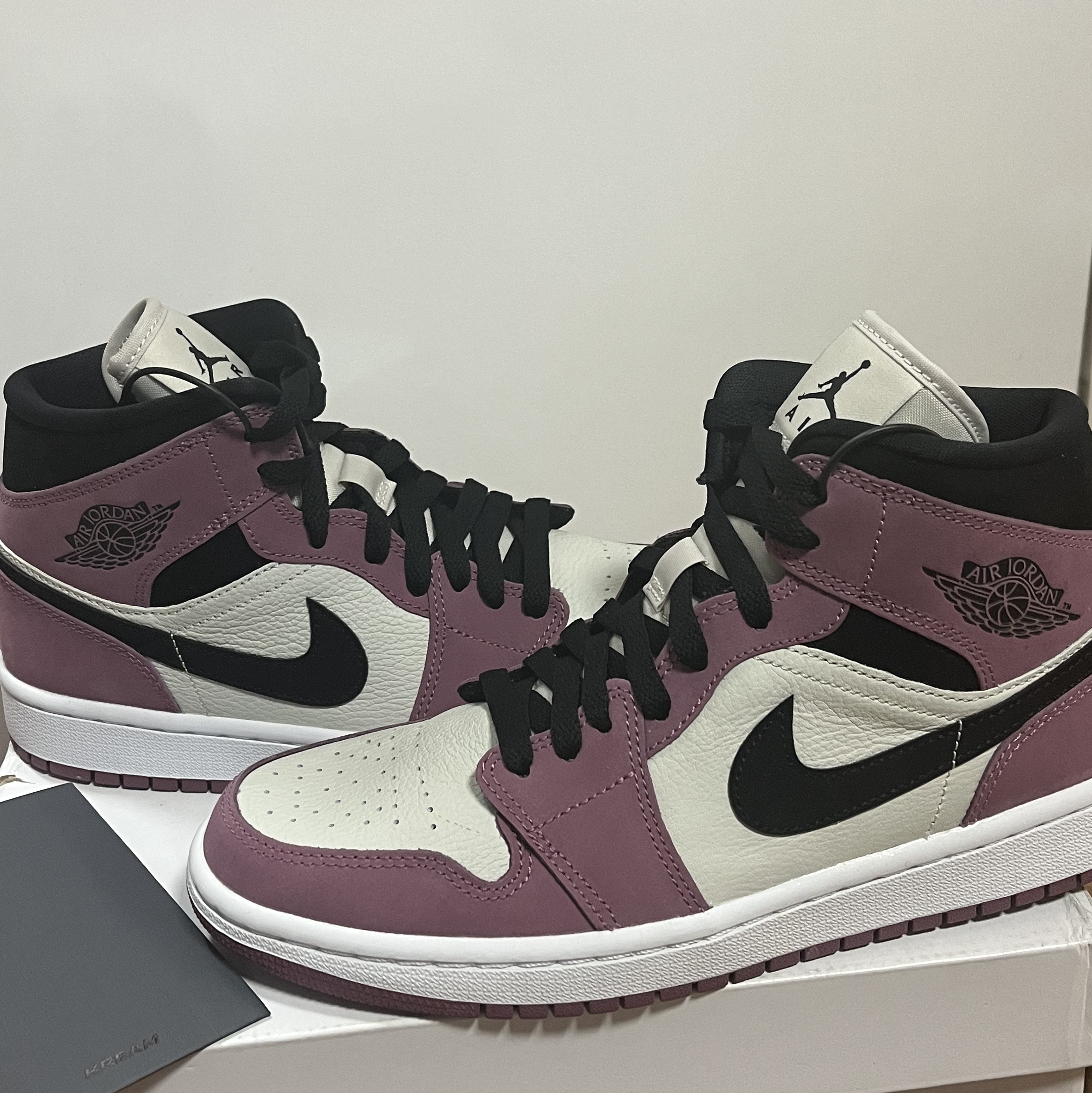 (W) Jordan 1 Mid SE Light Mulberry 착용 스타일
