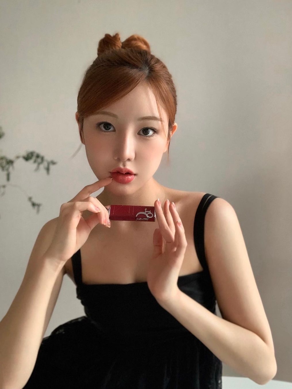 Dior Addict Lipstick 758 Lady Red 착용 스타일