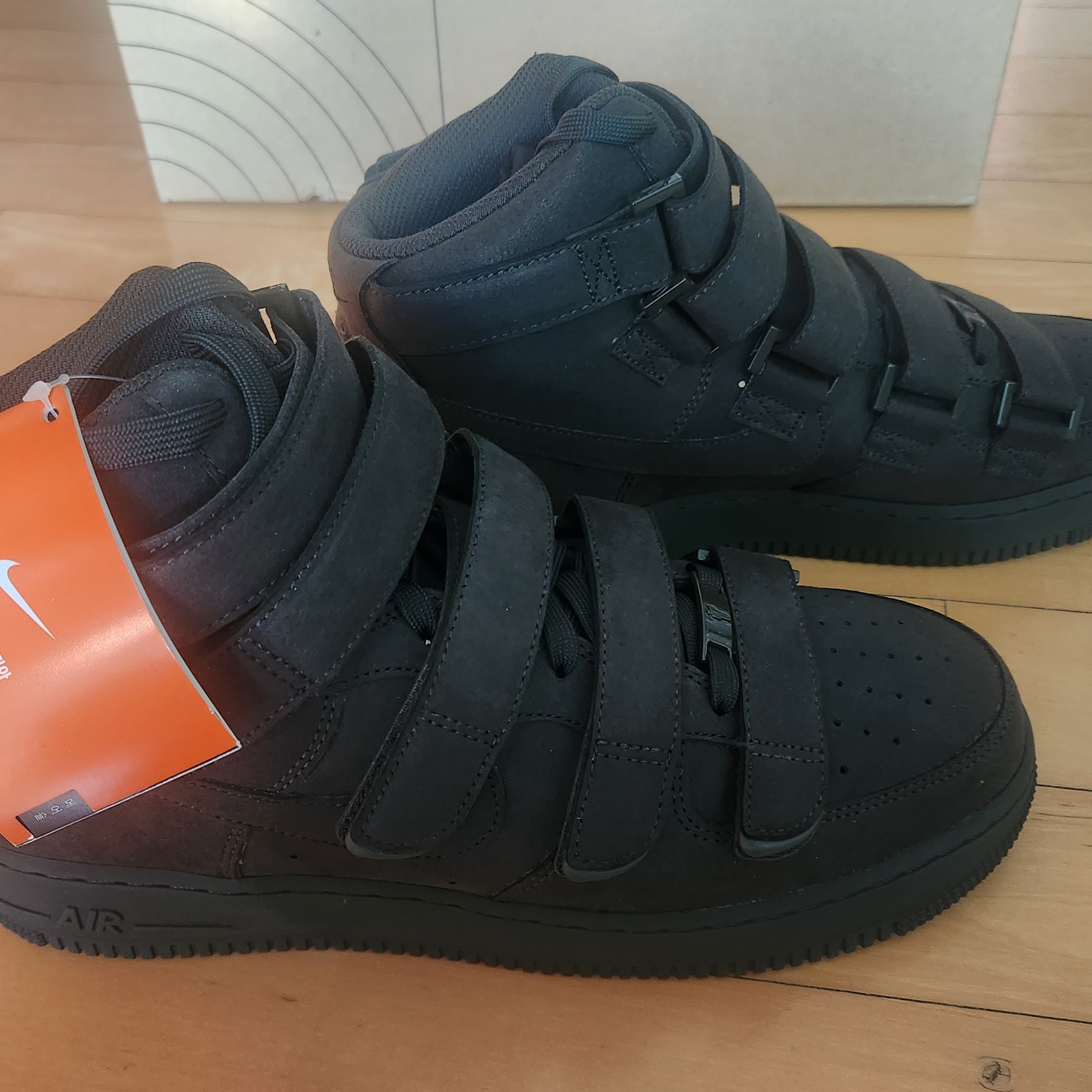 Nike x Billie Eilish Air Force 1 High '07 SP Sequoia 착용 스타일 - 3
