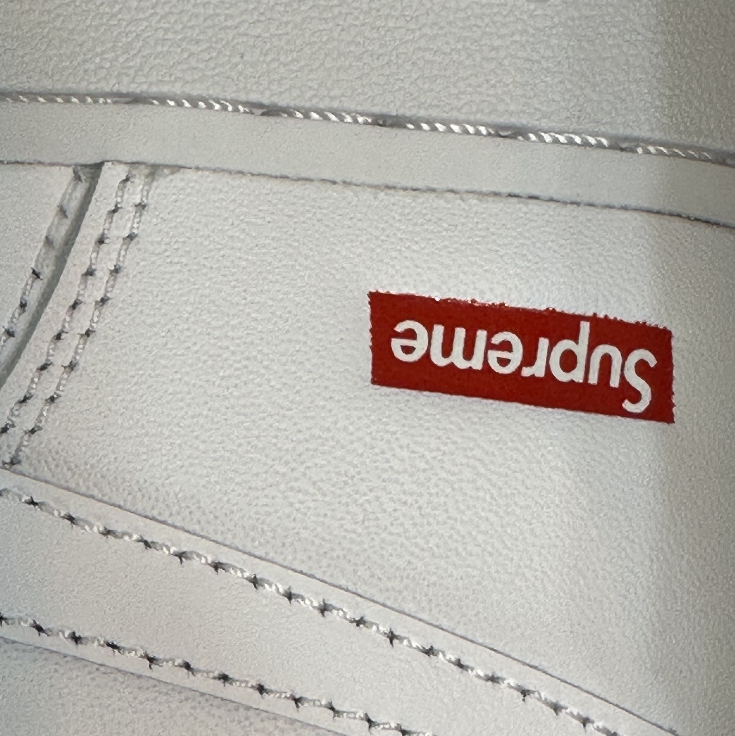 Nike x Supreme Air Force 1 Low White 착용 스타일 - 4