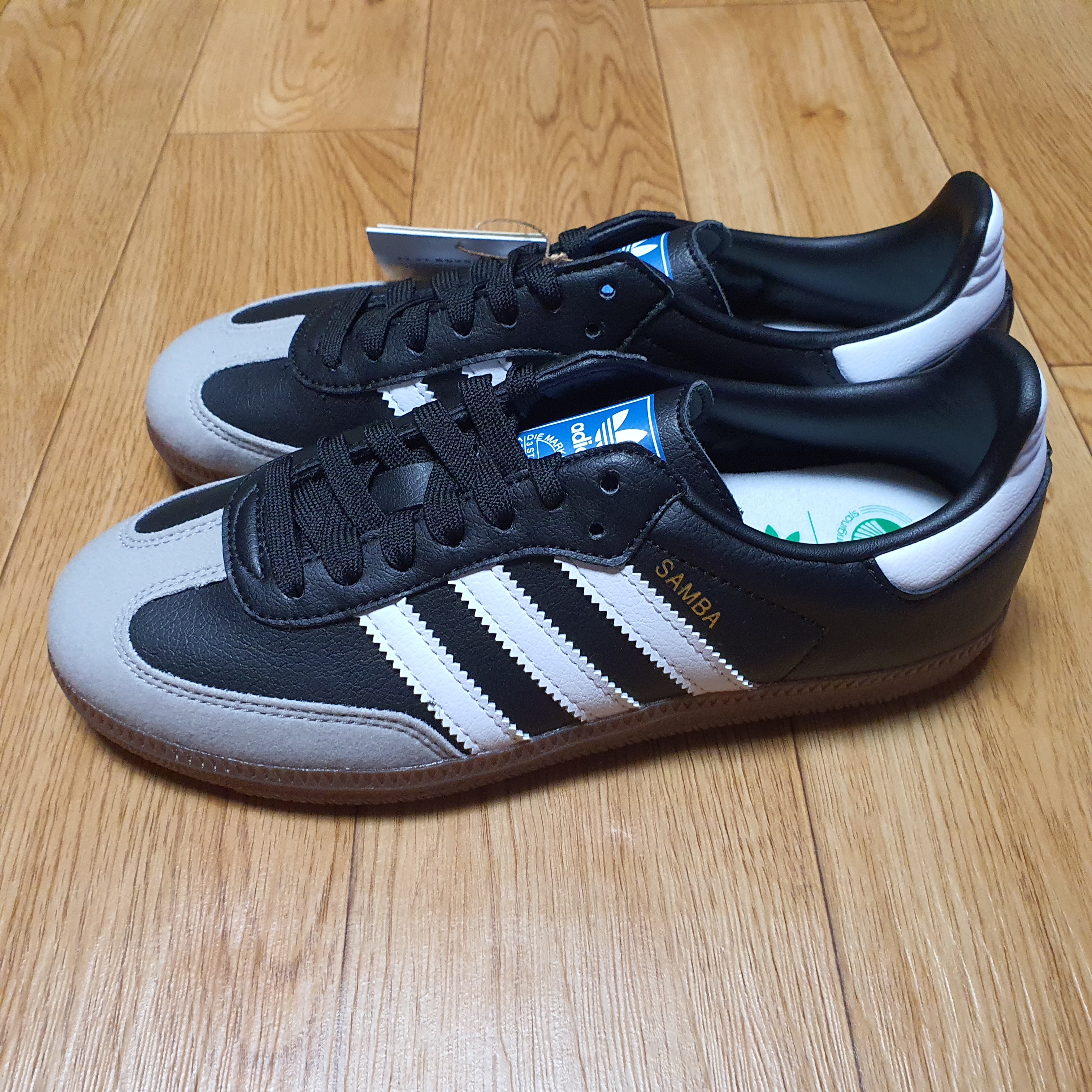 Adidas Samba Vegan Black White 착용 스타일