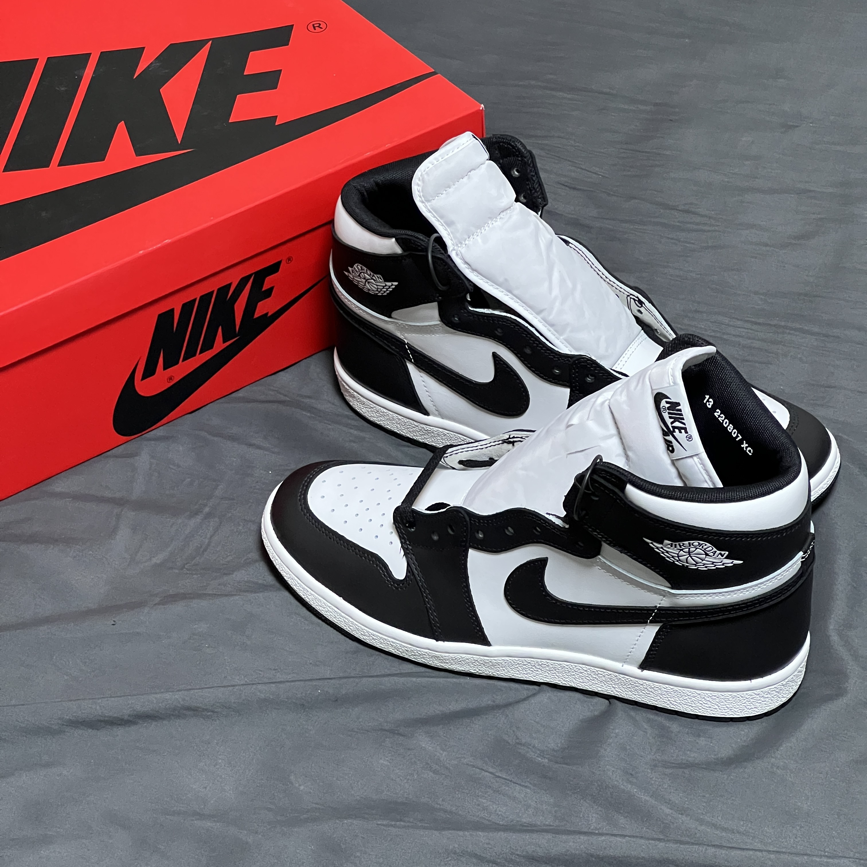 Jordan 1 High 85 Black White 착용 스타일 - 1
