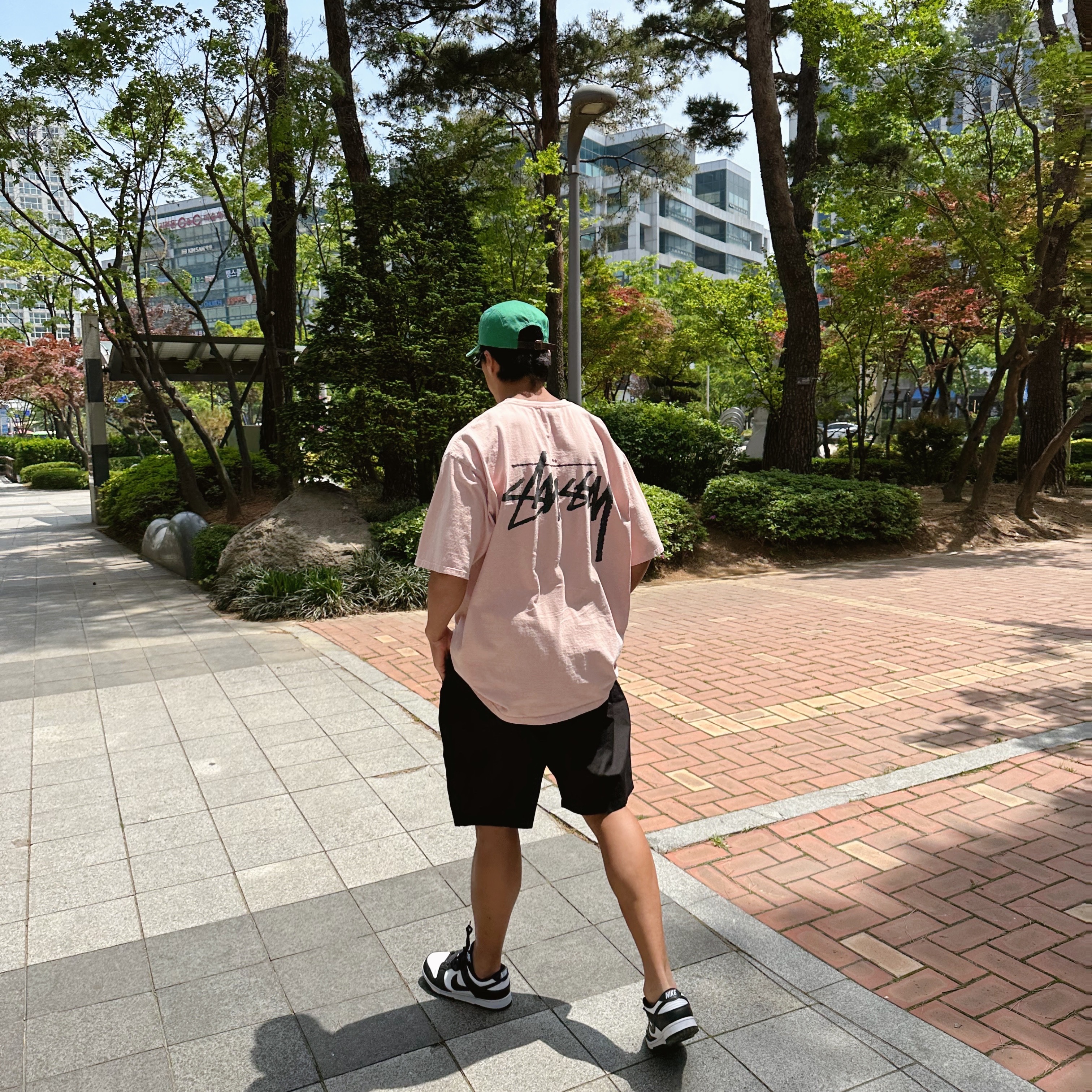 Supreme Washed Chino Twill Camp Cap Green - 22FW, Stussy x Our Legacy Work Shop Yin Yang Pigment Dyed T-Shirt Blush 착용 스타일 - 1