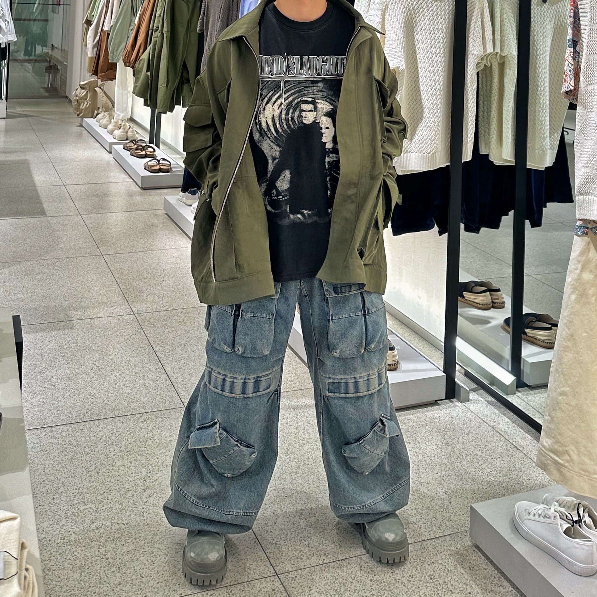 [KREAM 단독] Ourpas 030 Wide Cargo Denim Blue, (W) Balenciaga Combat Strike Bootie L20 Khaki 착용 스타일 - 3