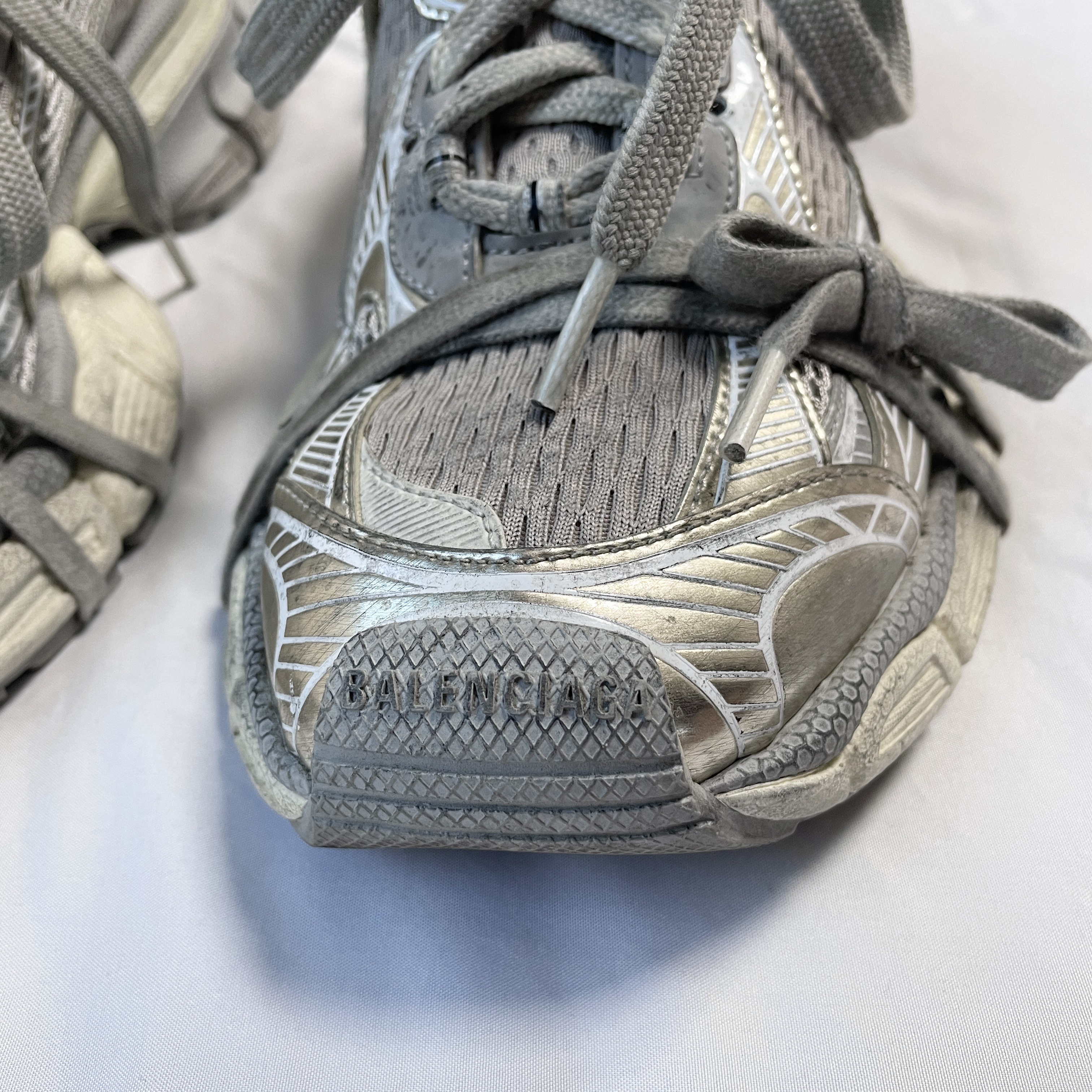 Balenciaga 3XL Sneakers Light Beige 착용 스타일 - 4