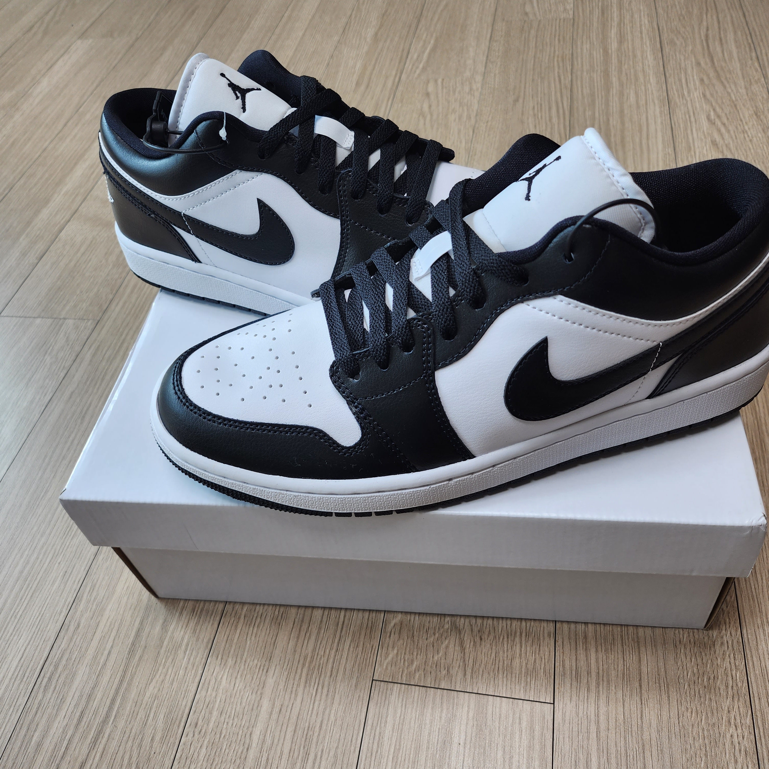 (W) Jordan 1 Low Black and White 착용 스타일