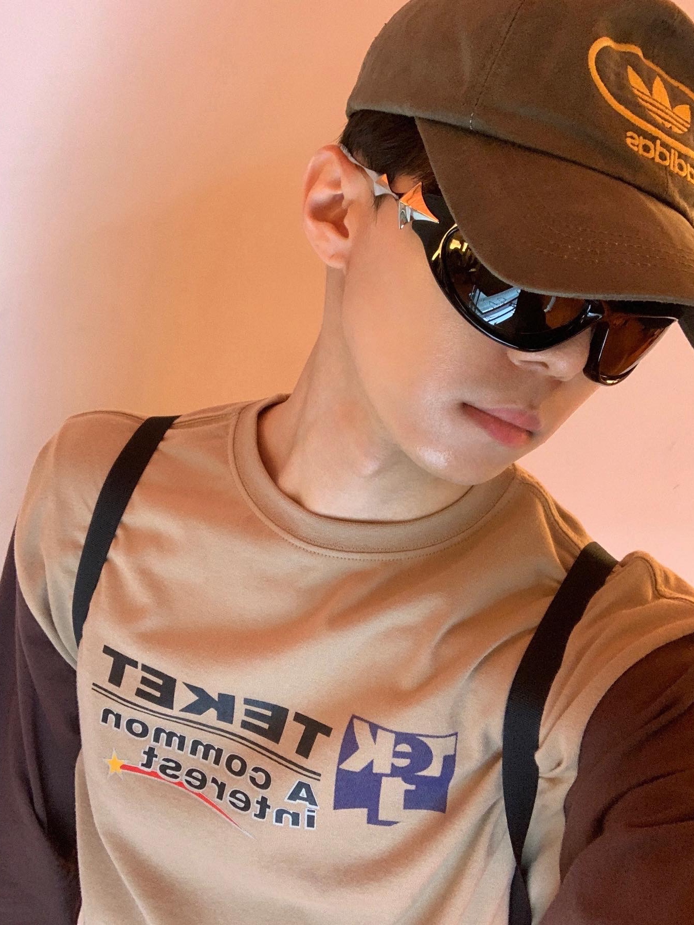 Oakley Factory Team x Brain Dead Chop Saw Olive, Zara Utility Cargo Jeans Dark Sand 착용 스타일 - 4