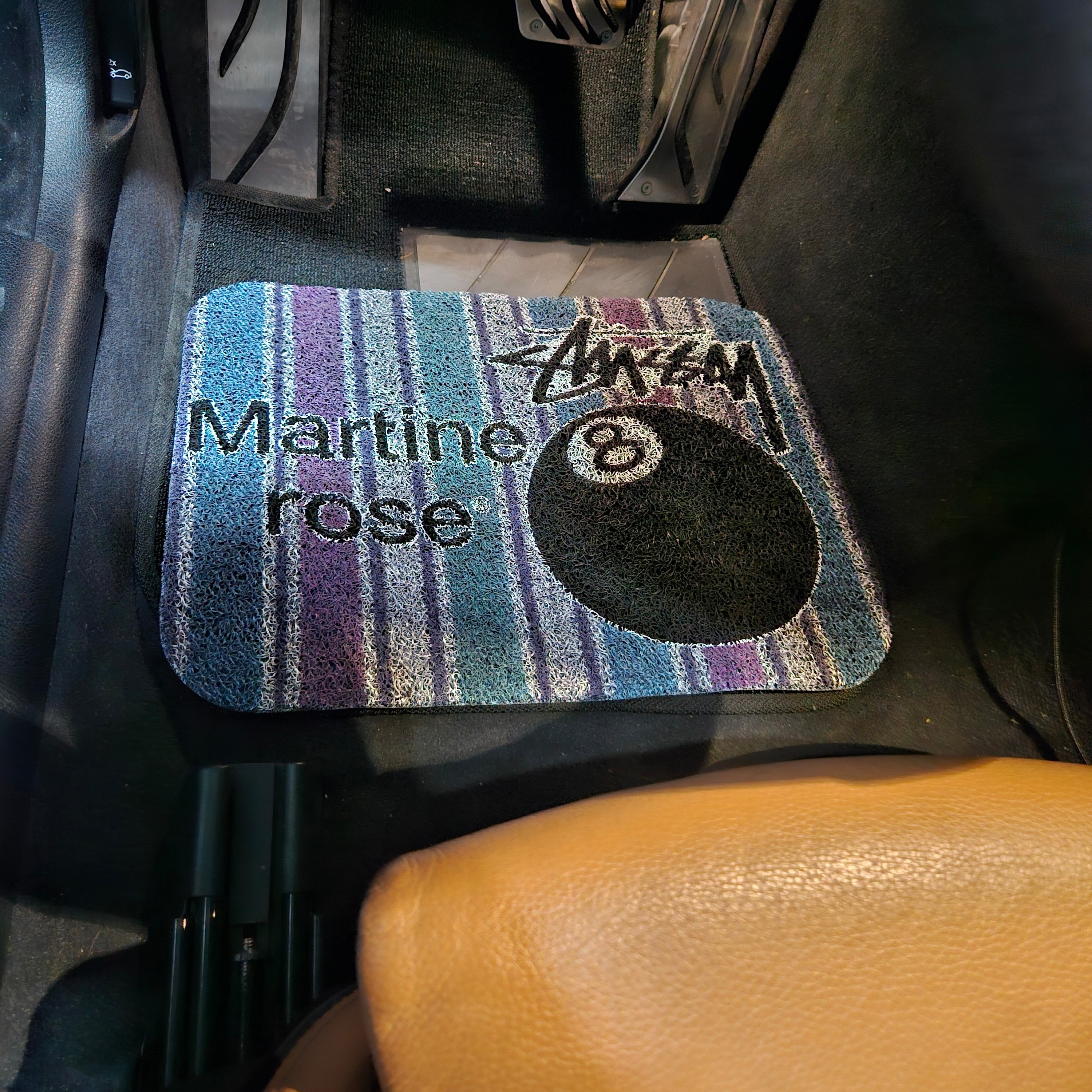 Stussy x Martine Rose Car Mat Set 착용 스타일 - 3