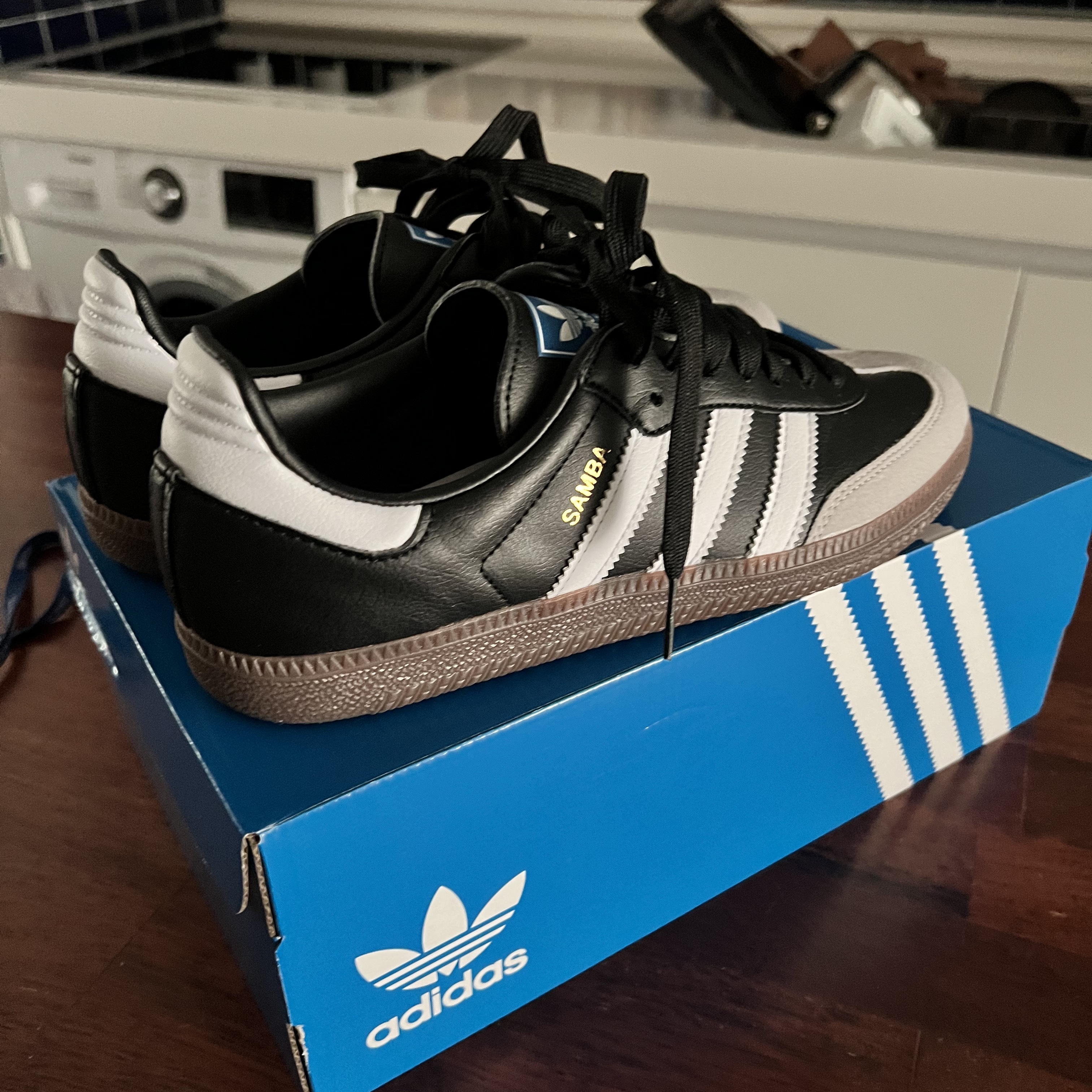 Adidas Samba Vegan Black White 착용 스타일