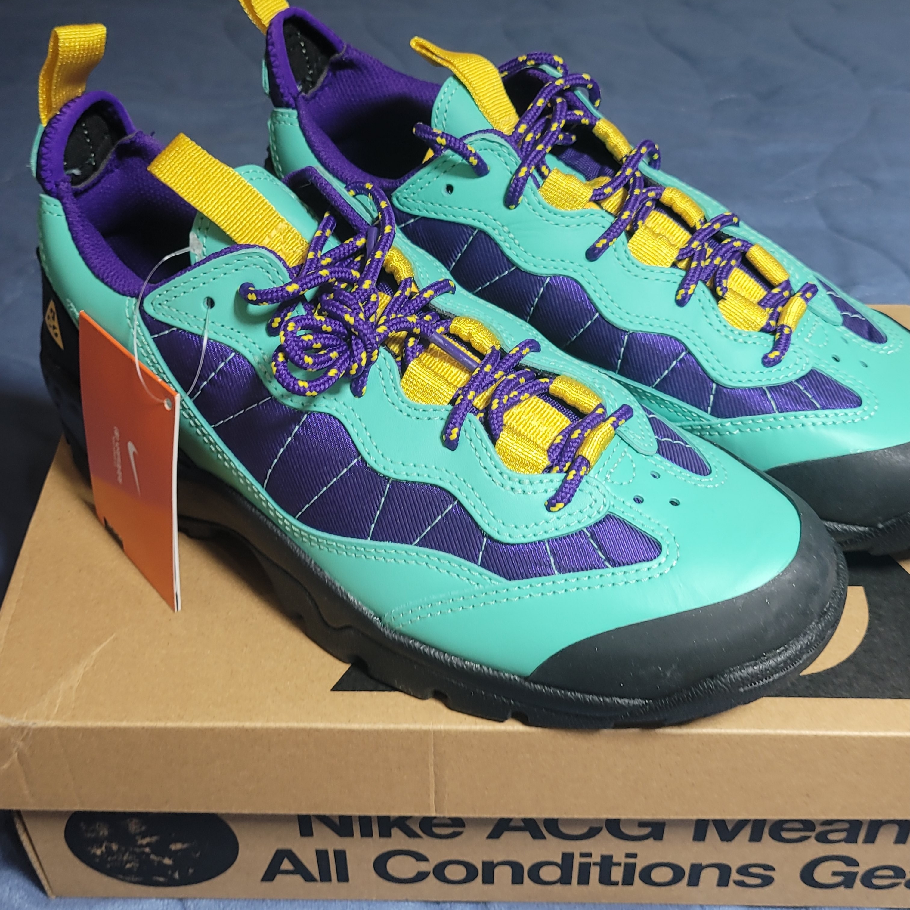 Nike ACG Air Mada Light Menta Black 착용 스타일
