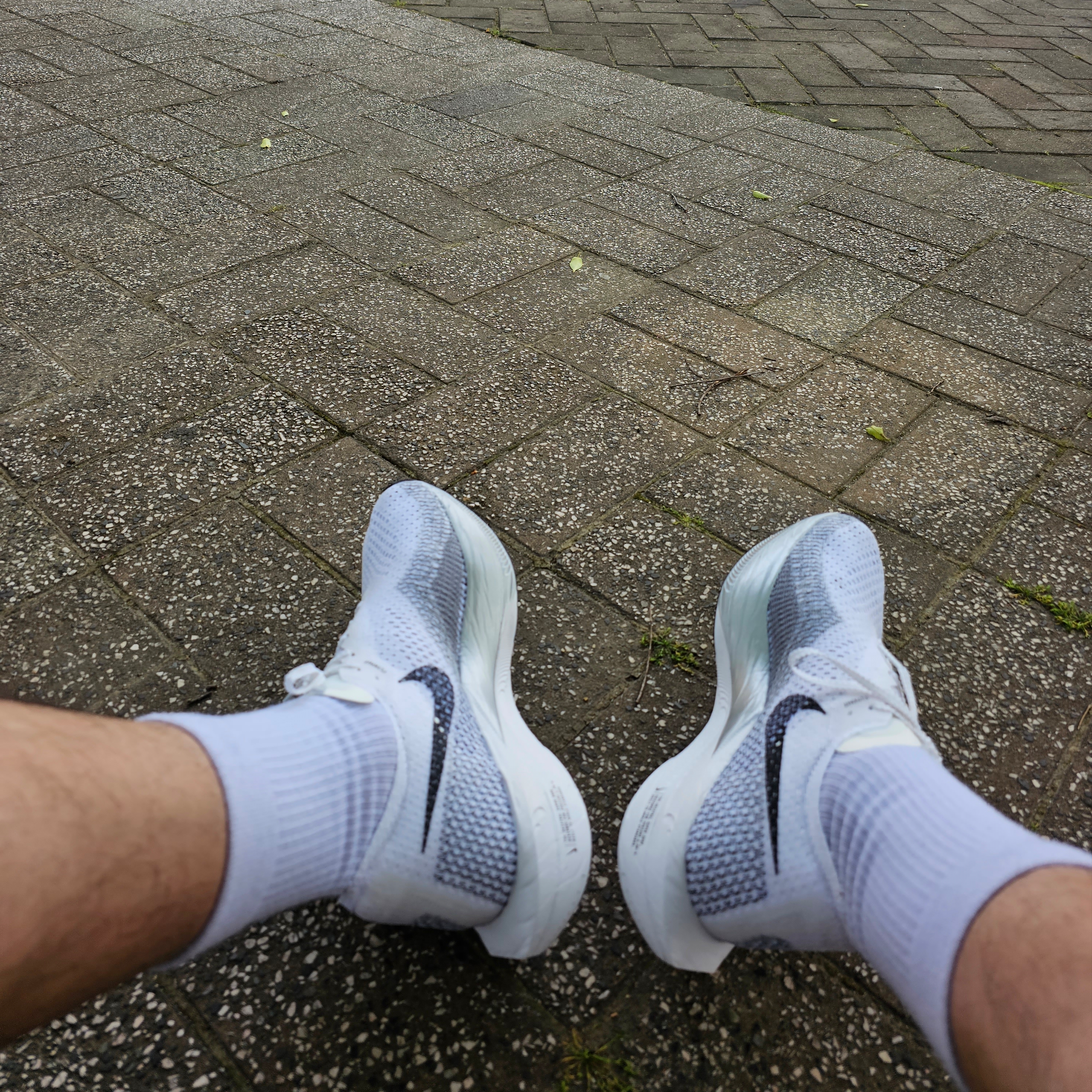 Nike ZoomX Vaporfly Next% 3 White Grey 착용 스타일